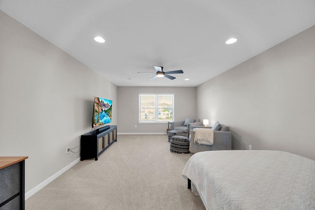 Image 27 of 52 For 161 Goldcrest Way