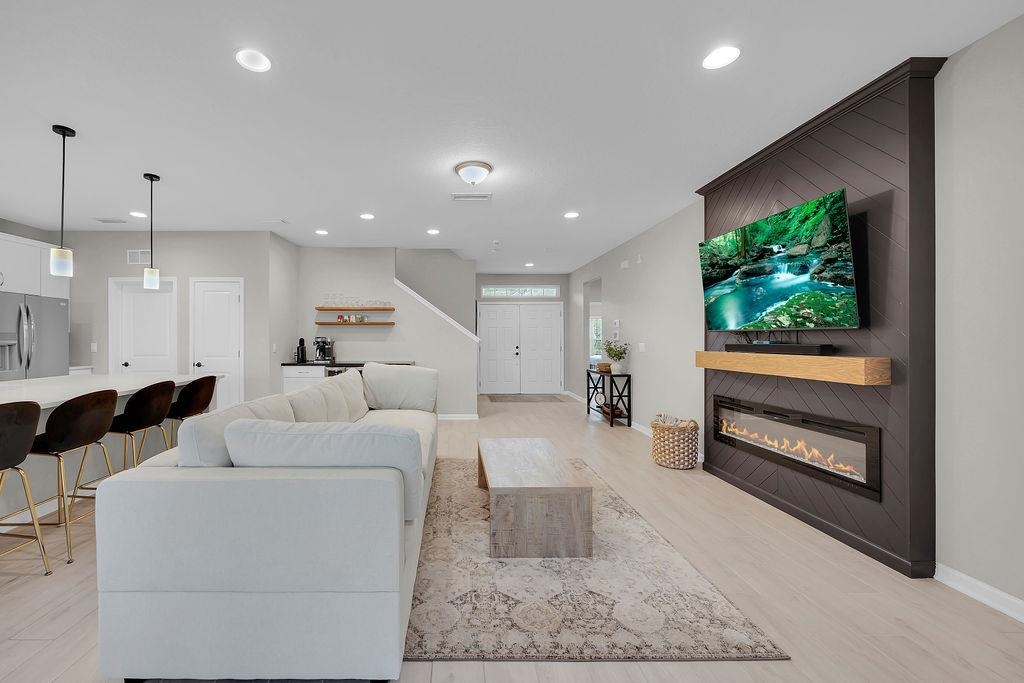 Image 6 of 52 For 161 Goldcrest Way