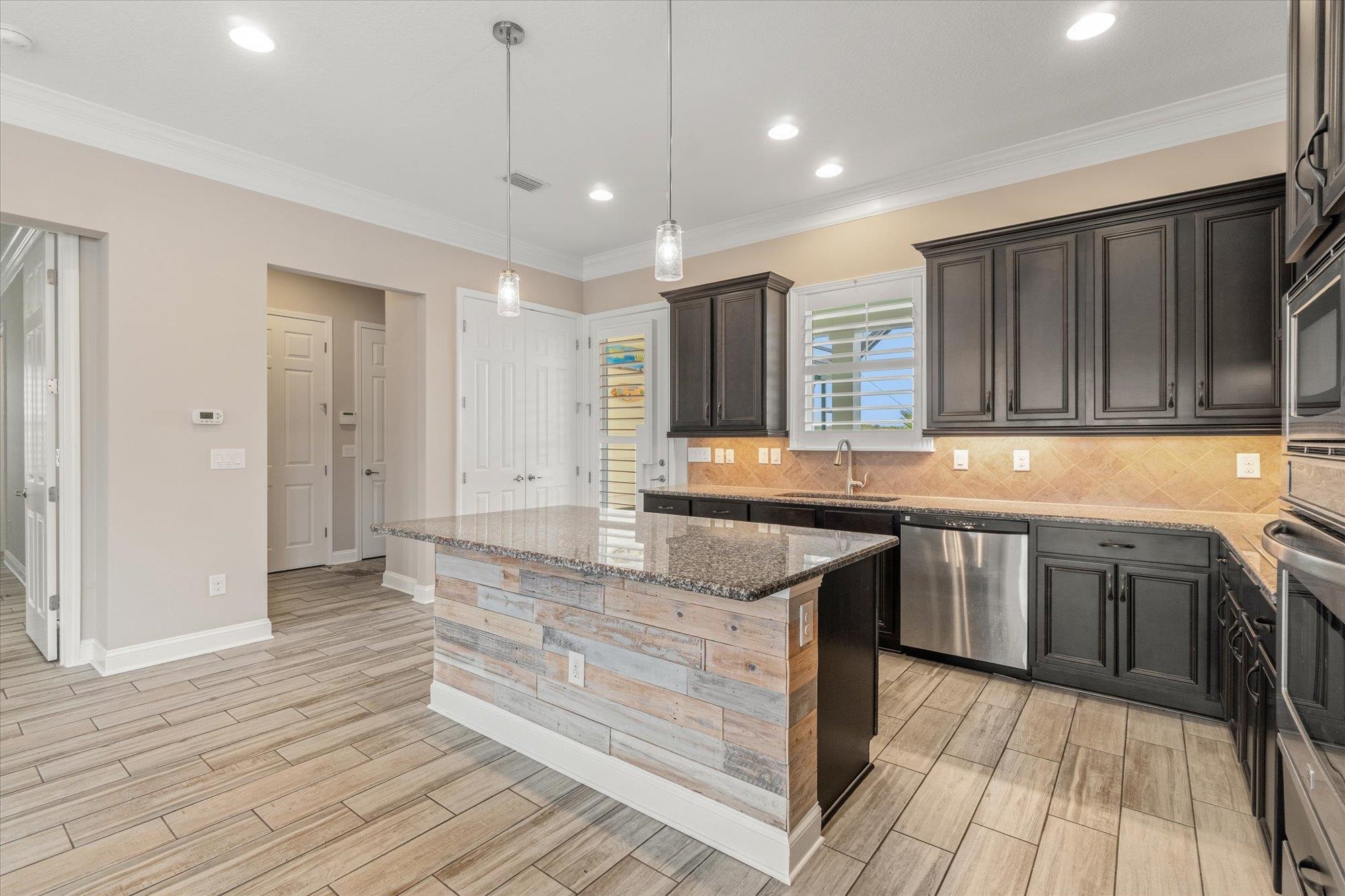 Image 10 of 64 For 20 Sunrise Cir