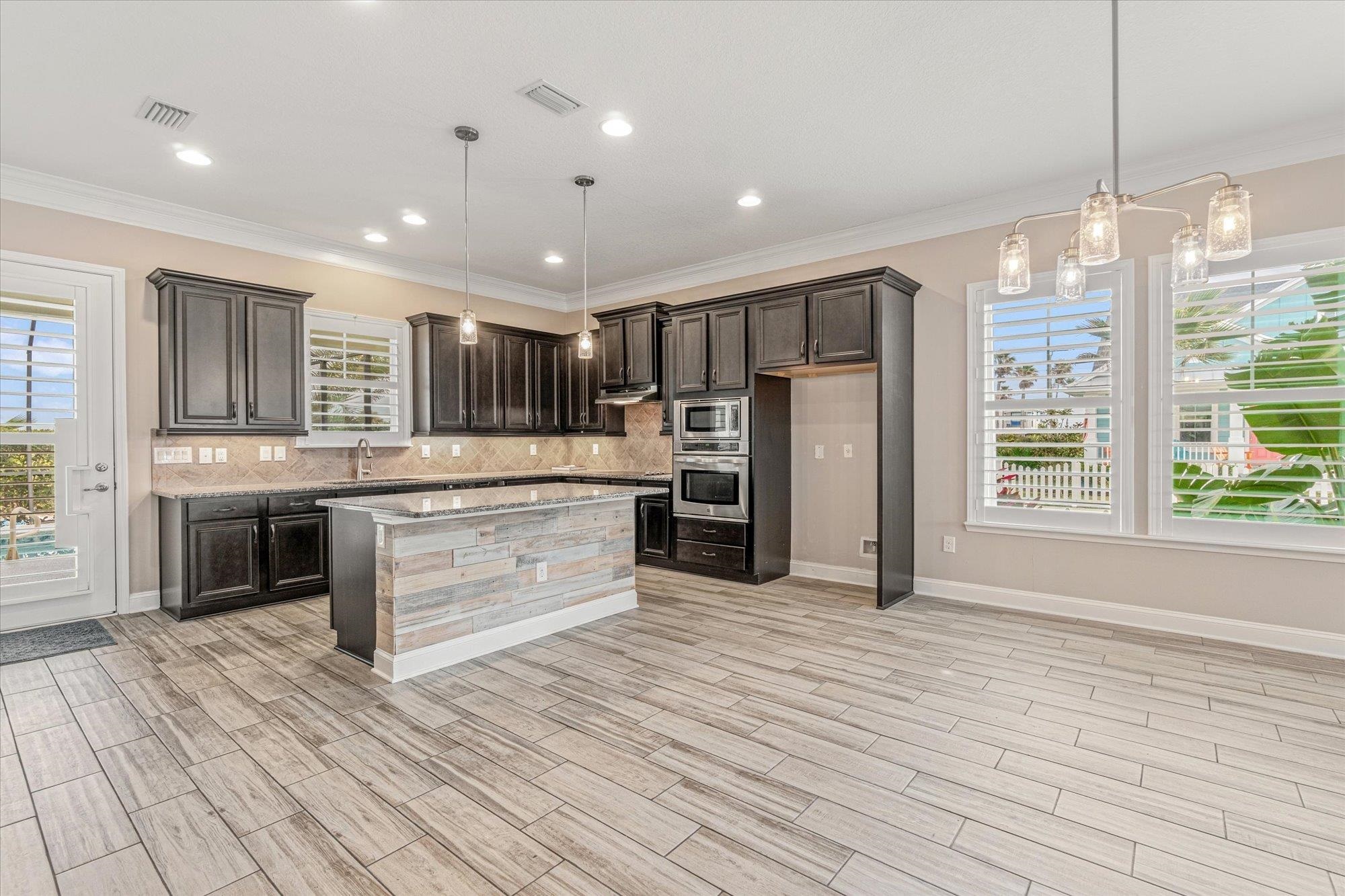 Image 11 of 64 For 20 Sunrise Cir