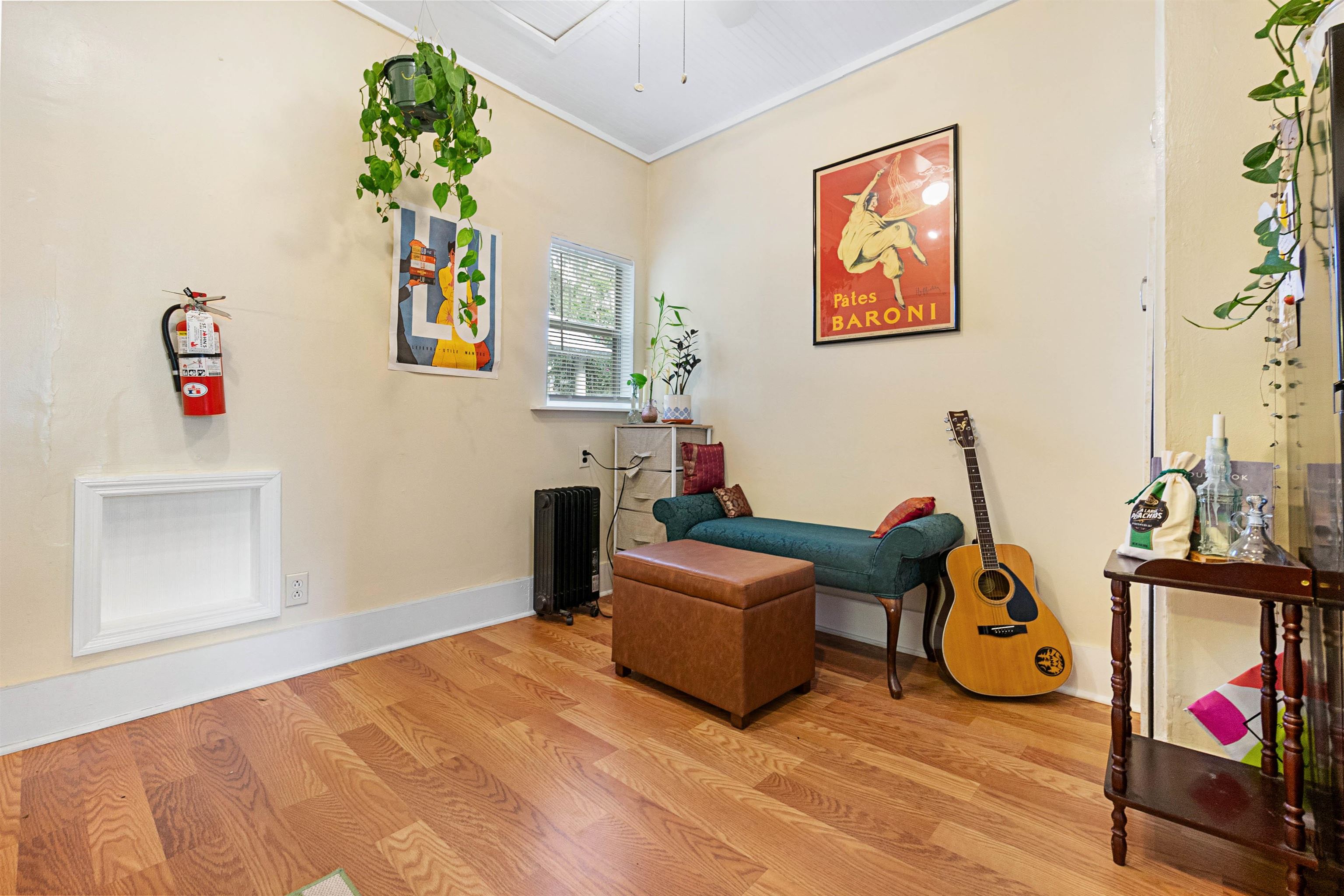 Image 12 of 70 For 18 Arenta Street