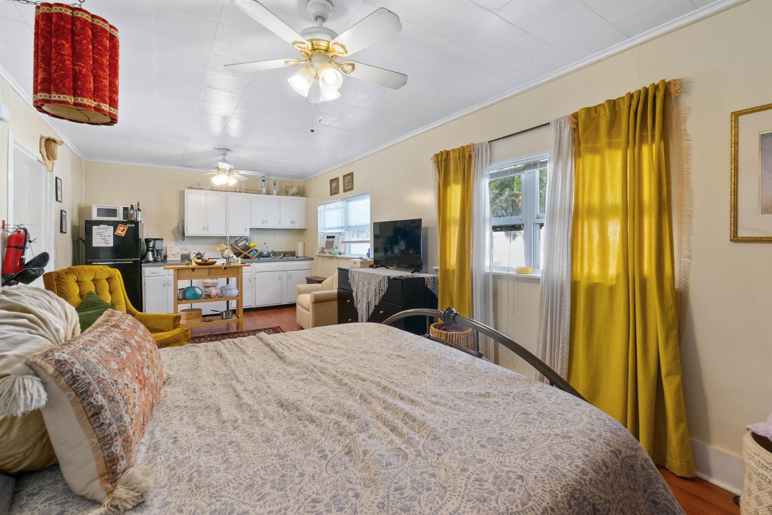 Image 24 of 70 For 18 Arenta Street