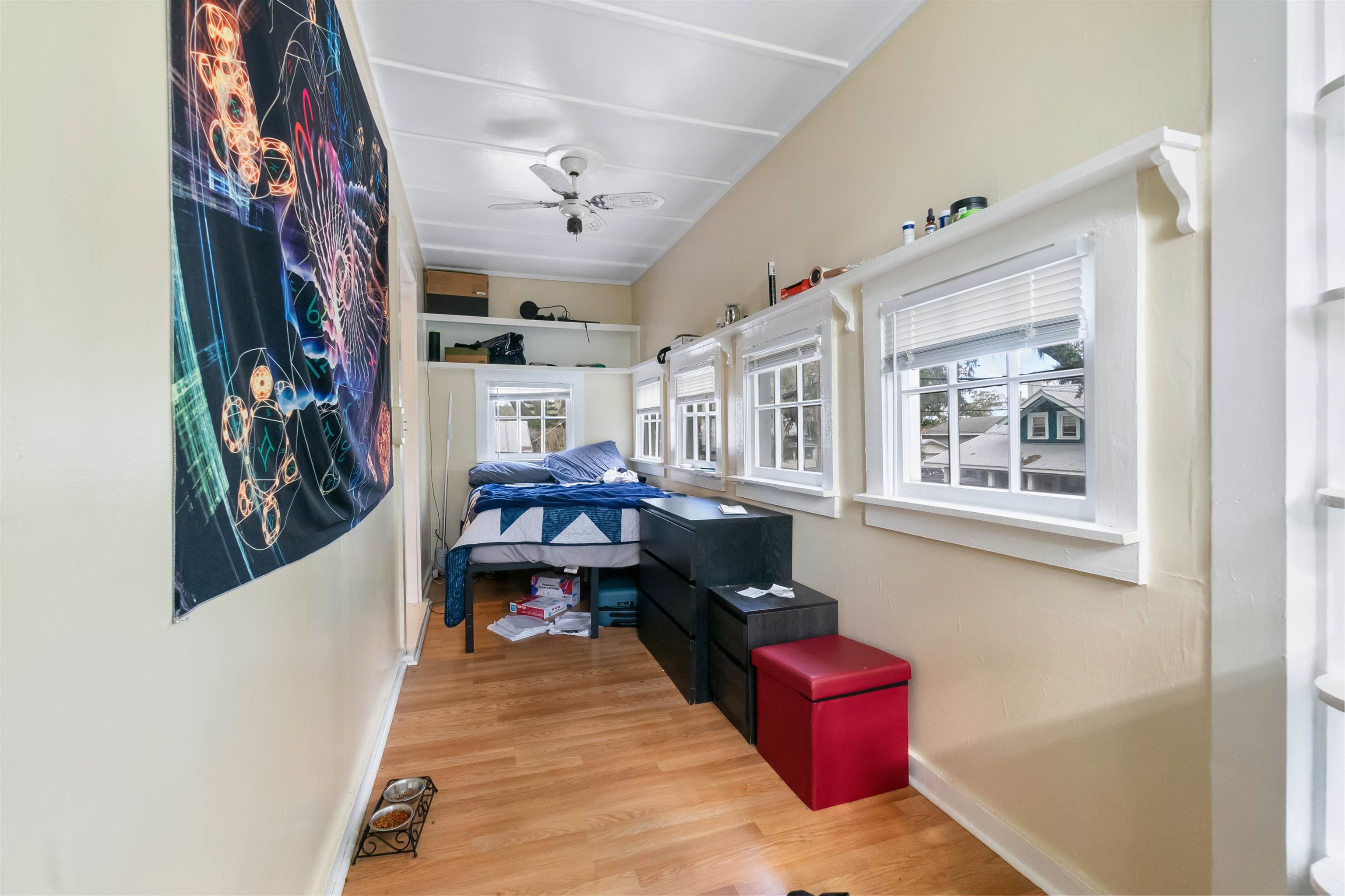 Image 31 of 70 For 18 Arenta Street