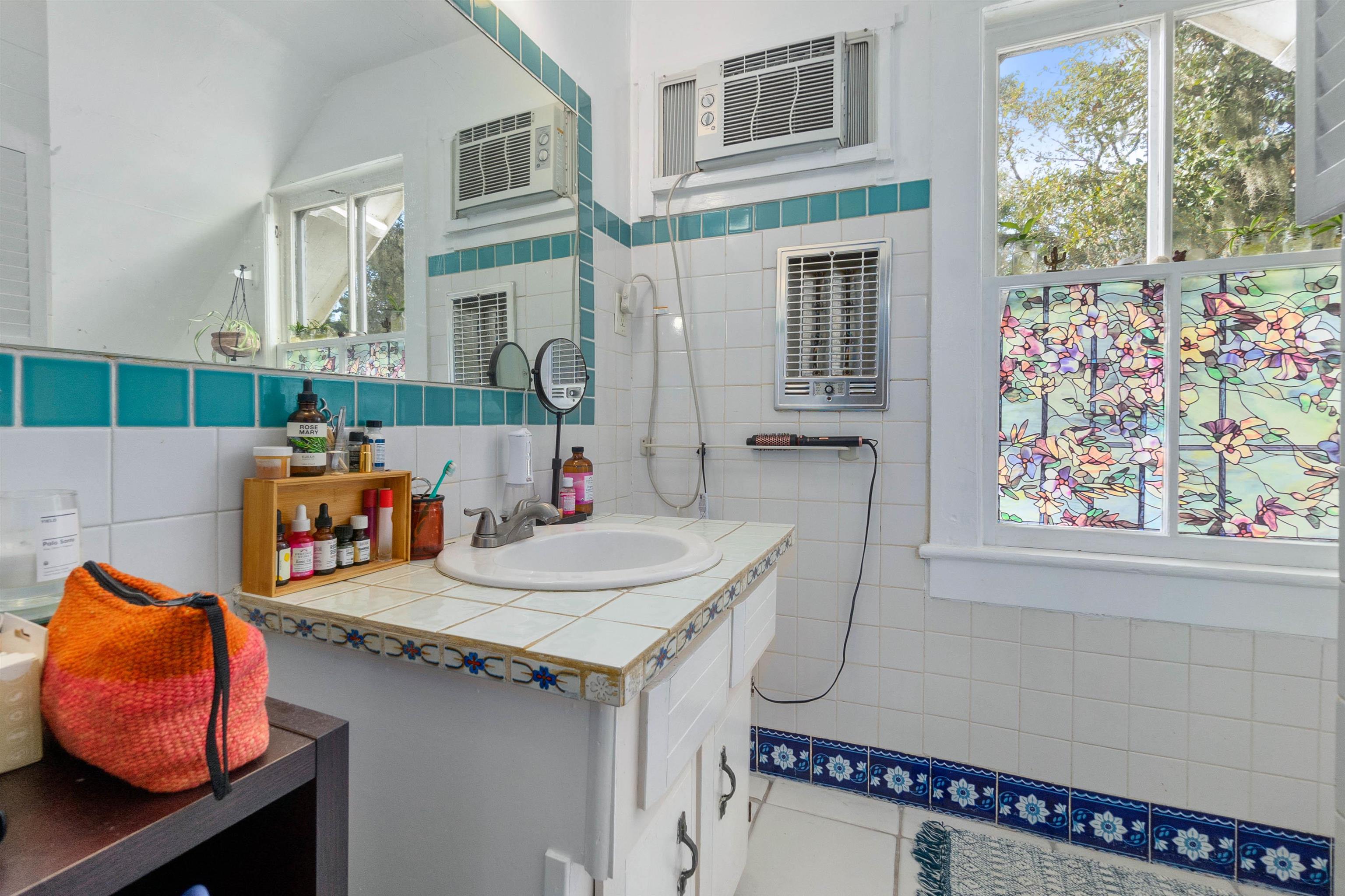 Image 53 of 70 For 18 Arenta Street