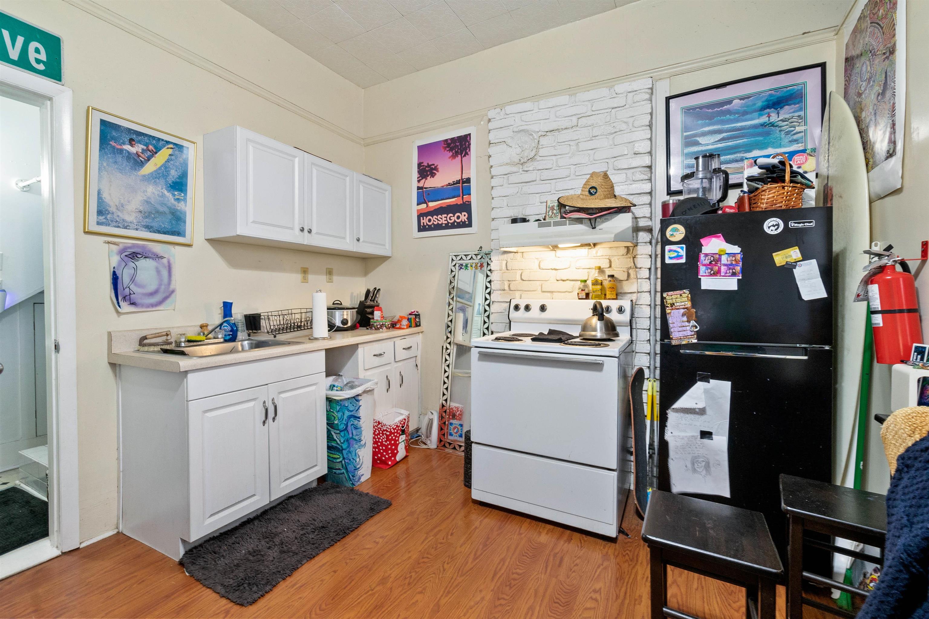 Image 9 of 70 For 18 Arenta Street