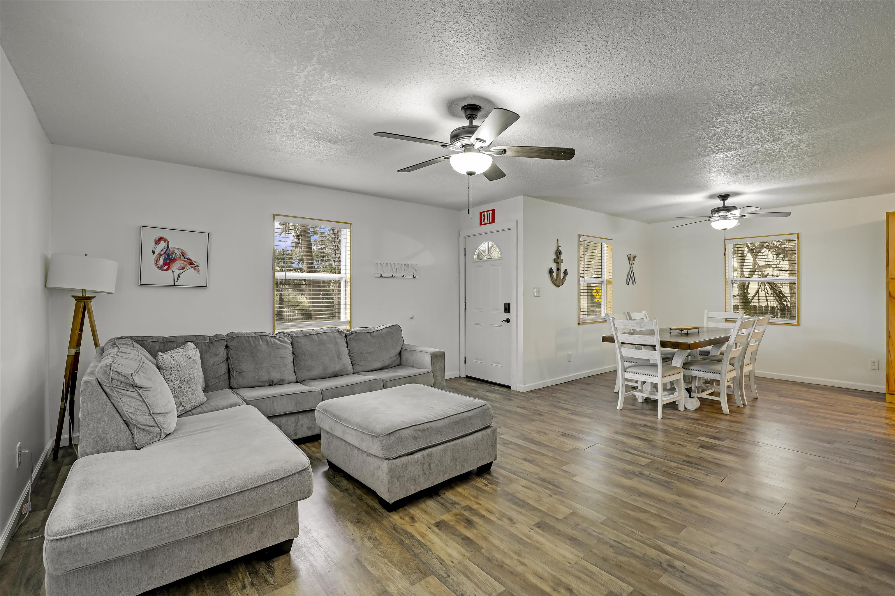 Image 12 of 52 For 237 Riberia St