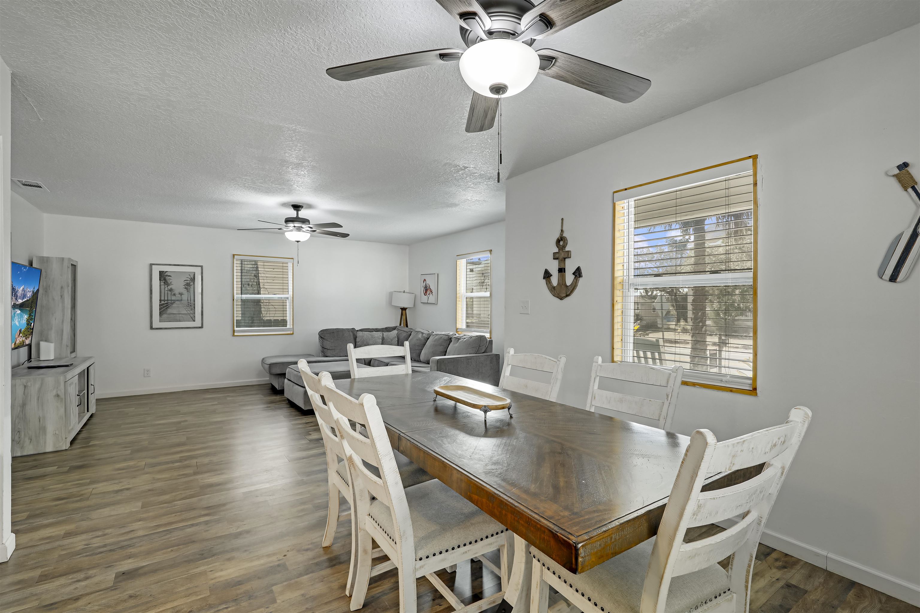 Image 16 of 52 For 237 Riberia St