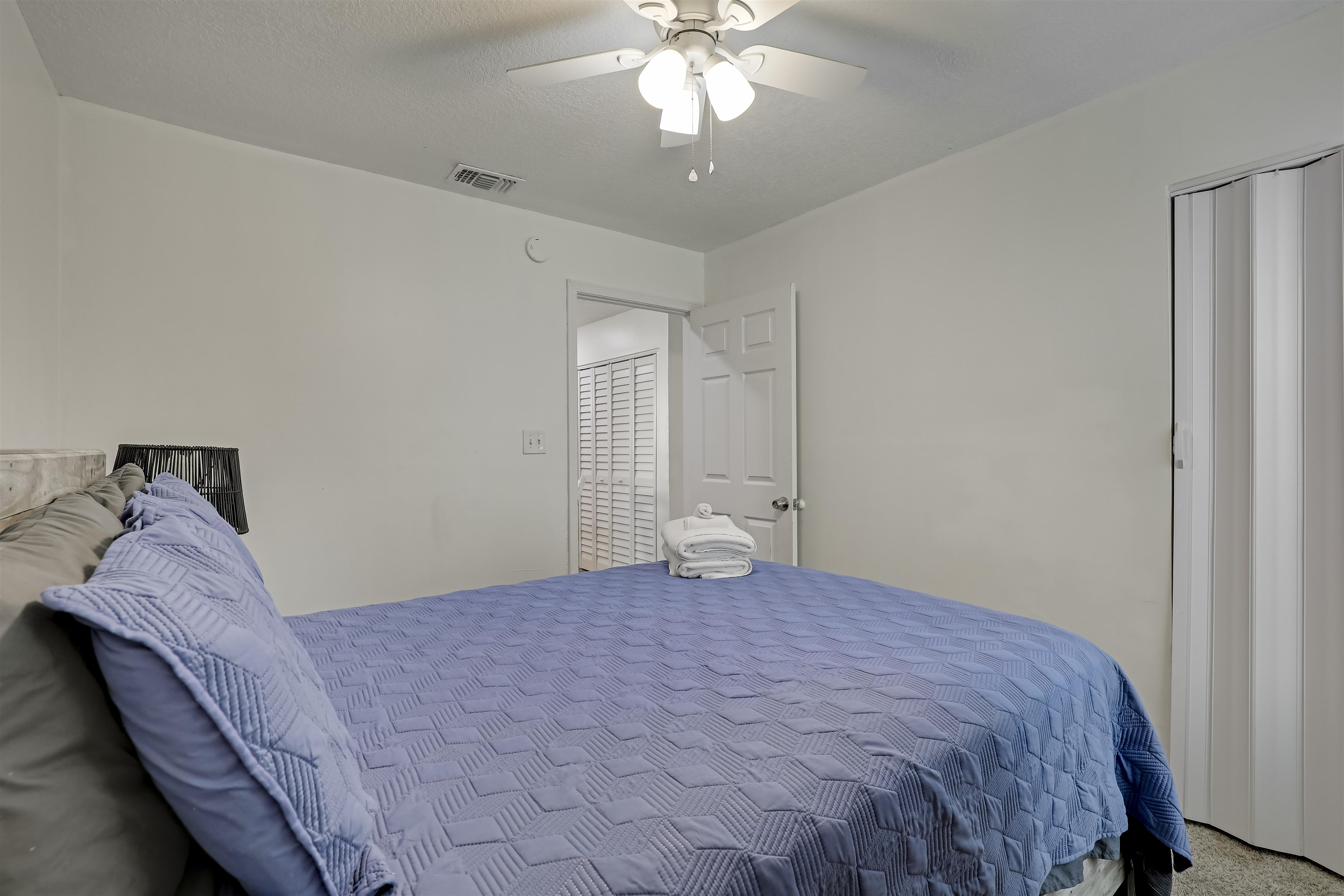 Image 23 of 52 For 237 Riberia St