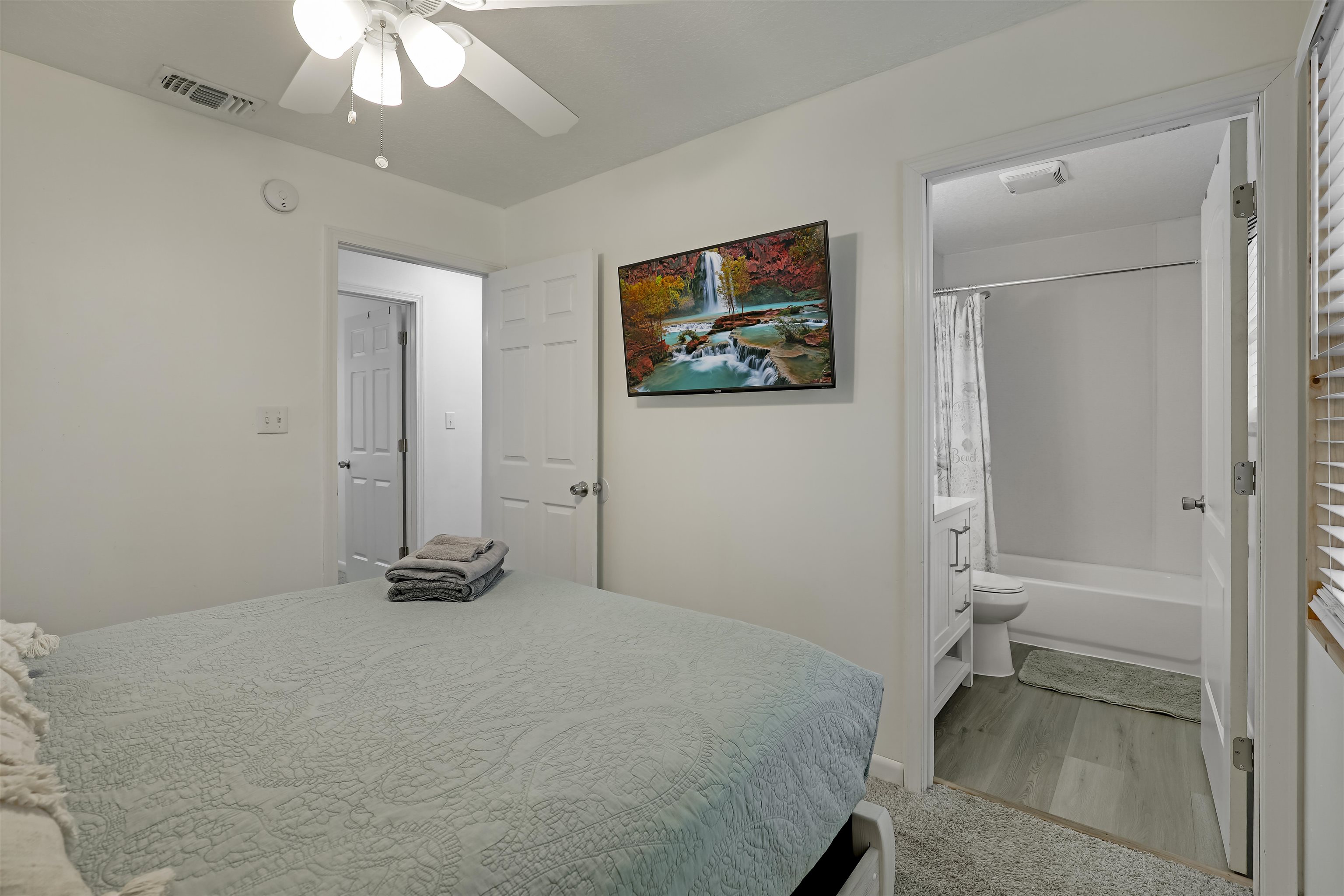 Image 31 of 52 For 237 Riberia St