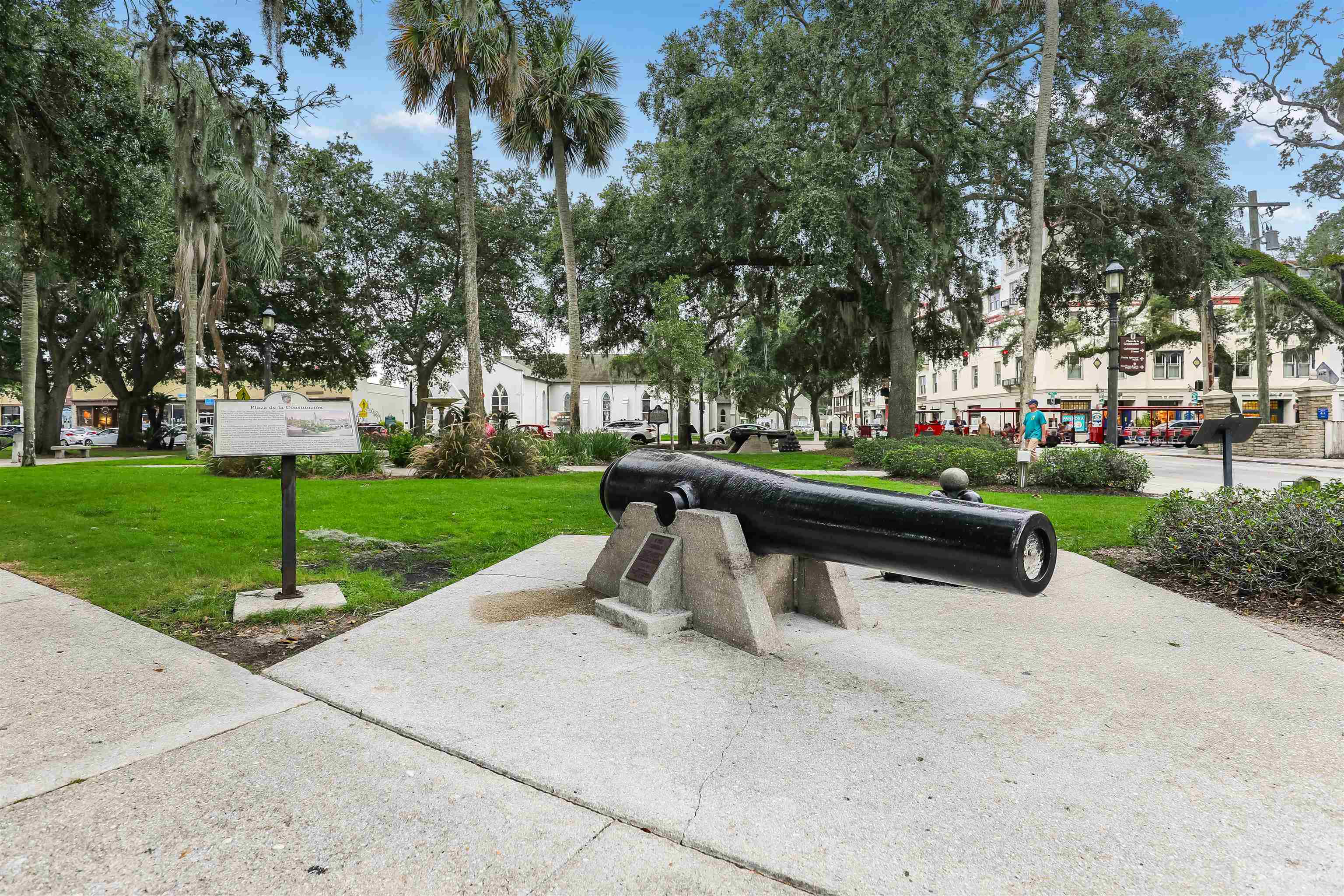 Image 50 of 52 For 237 Riberia St