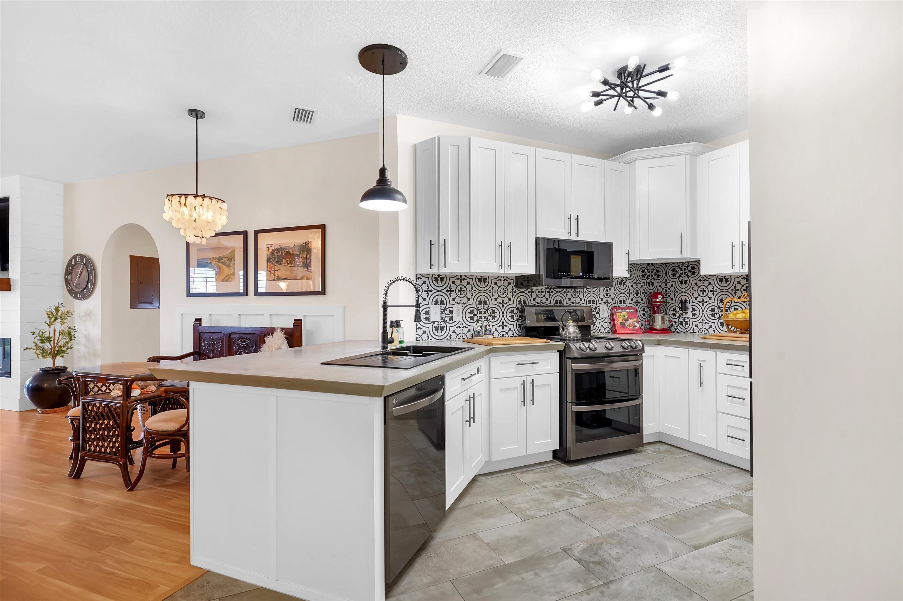 Image 10 of 47 For 4629 Serena Cir