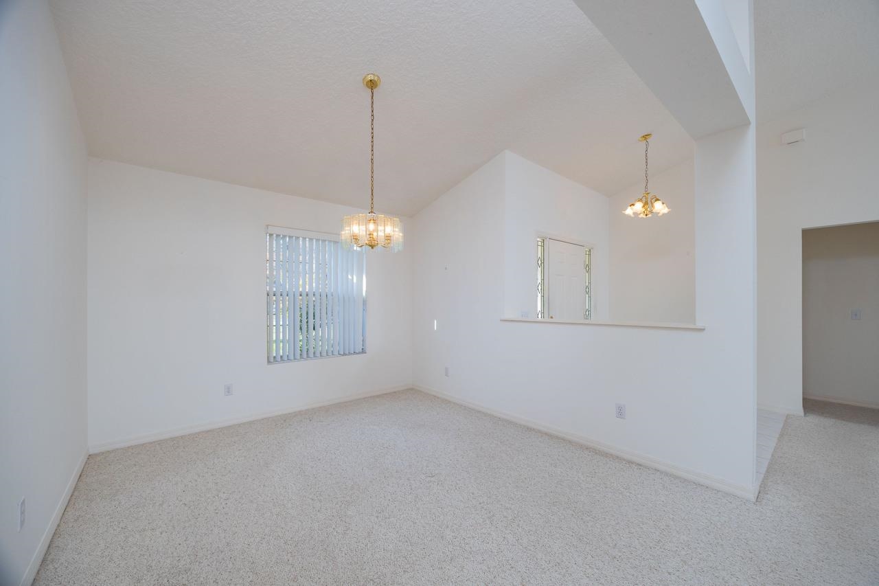 Image 11 of 35 For 137 Captains Pointe Cir