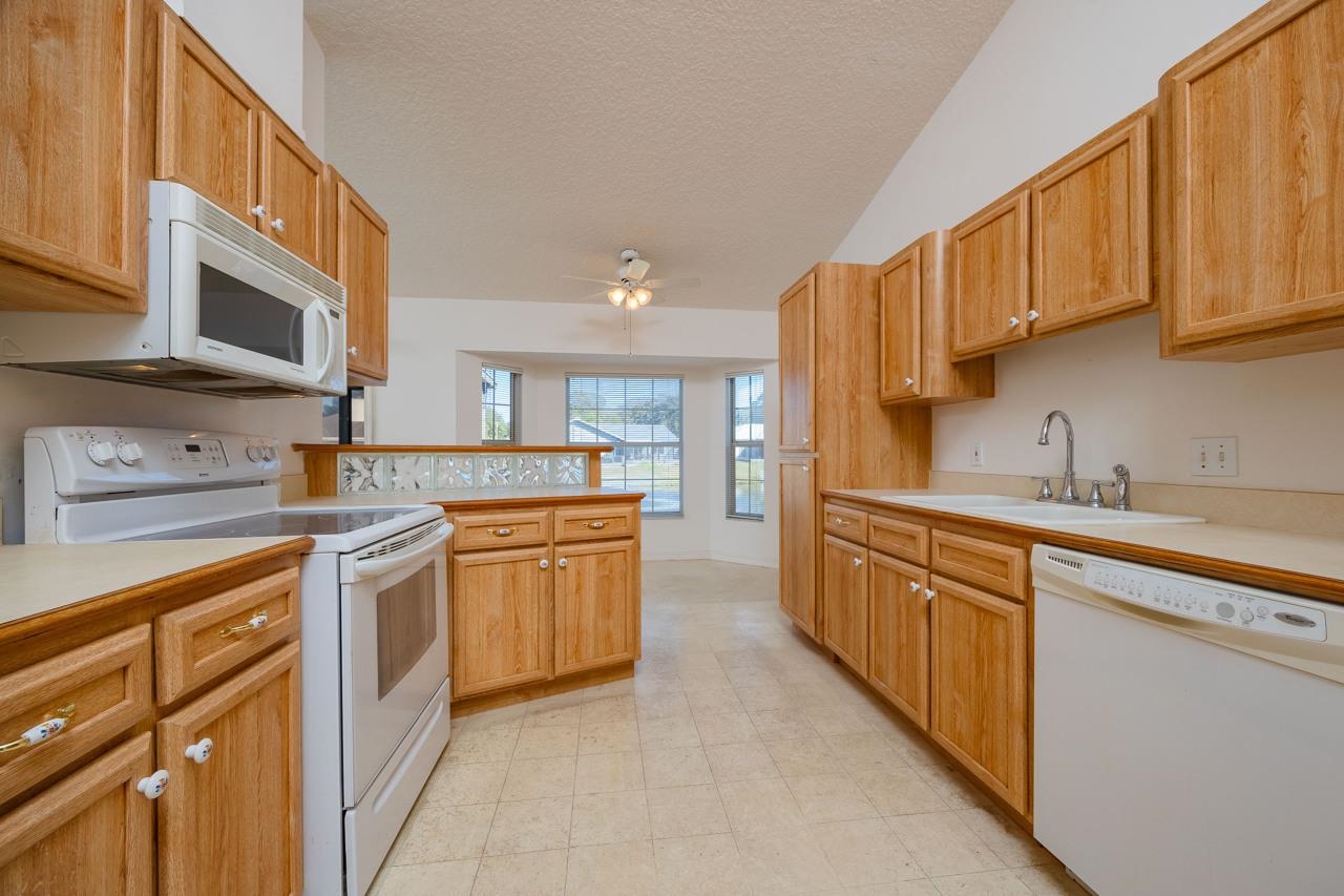 Image 13 of 35 For 137 Captains Pointe Cir