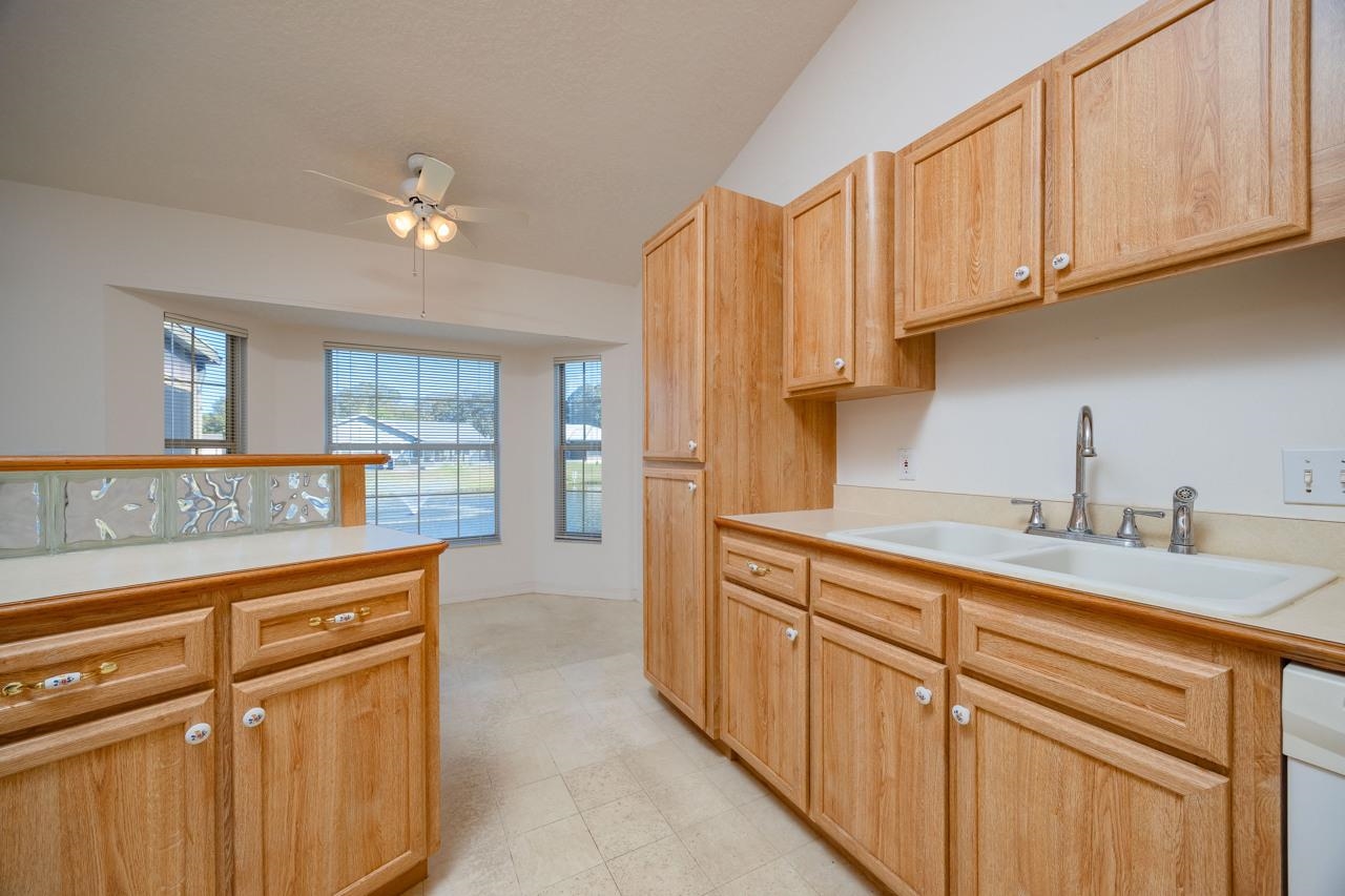 Image 15 of 35 For 137 Captains Pointe Cir