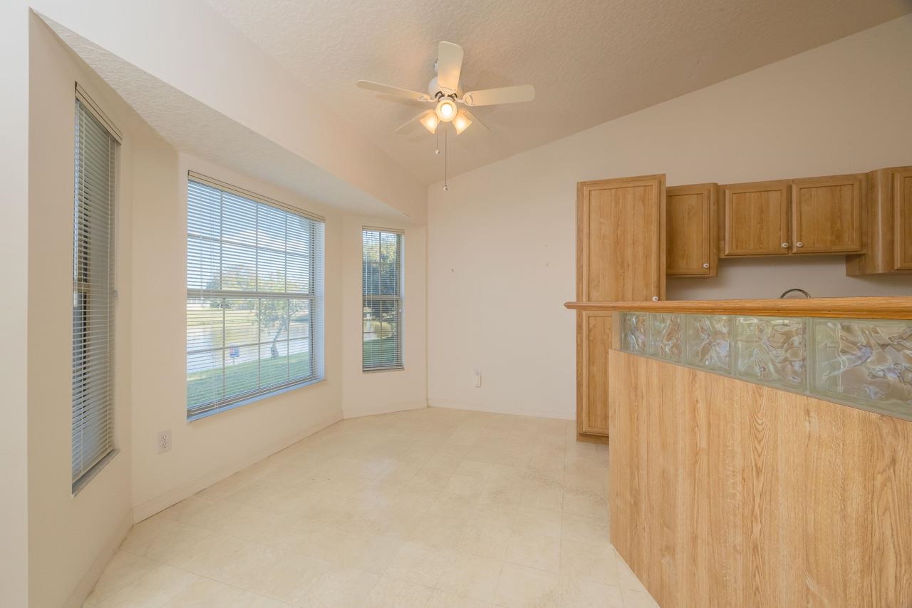 Image 16 of 35 For 137 Captains Pointe Cir