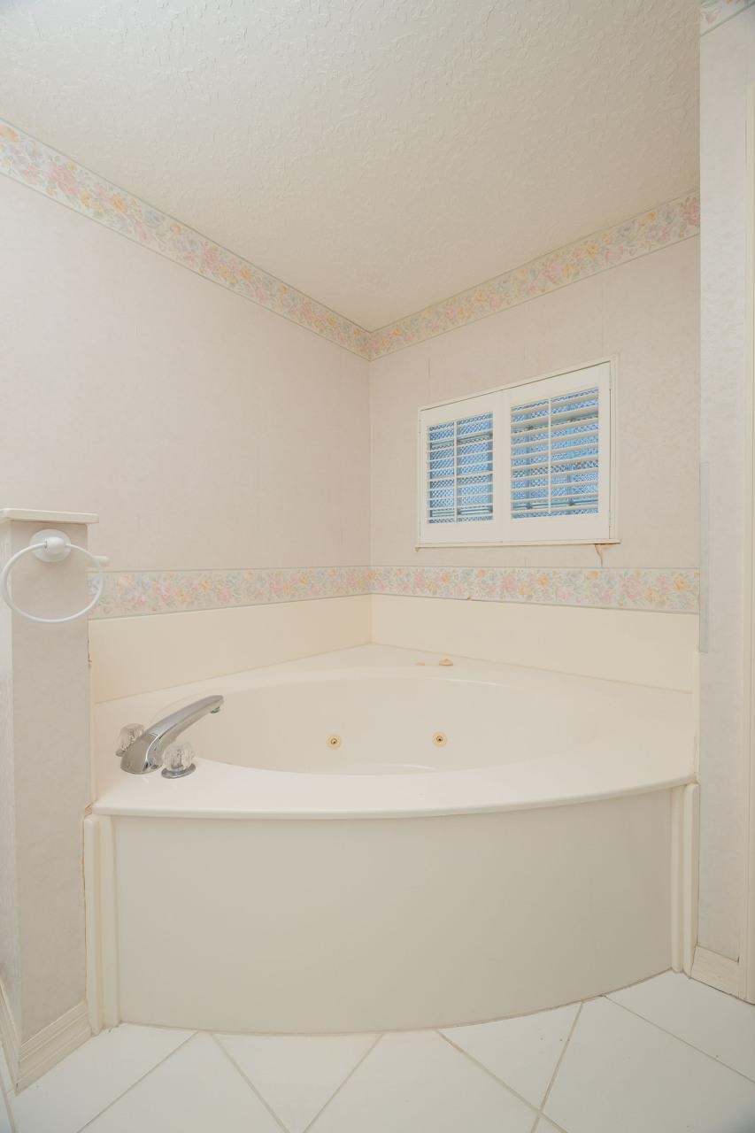 Image 25 of 35 For 137 Captains Pointe Cir