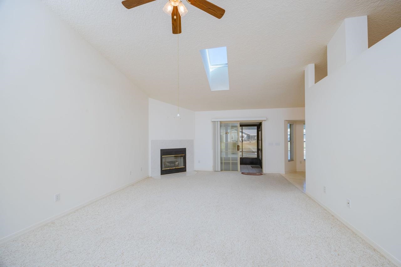 Image 8 of 35 For 137 Captains Pointe Cir