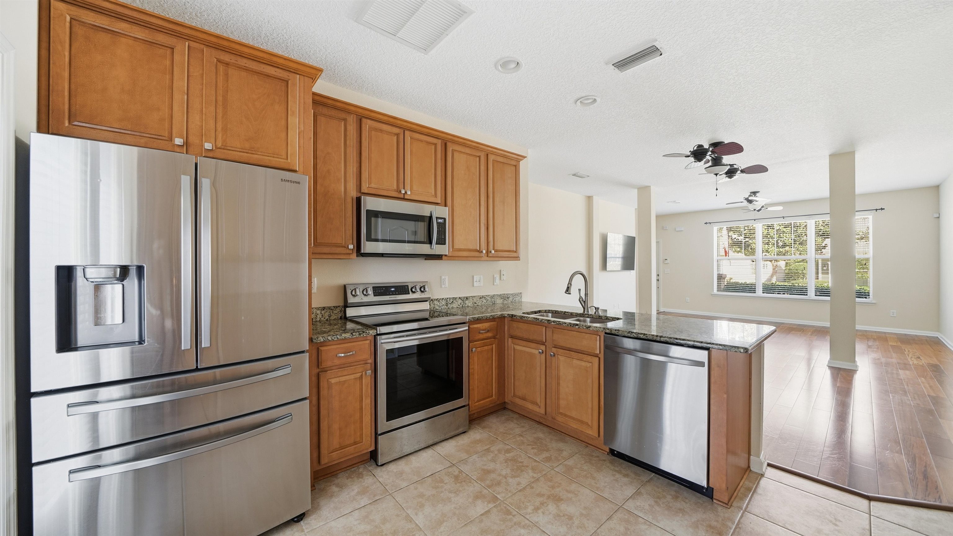 Image 11 of 65 For 1121 Overdale Rd