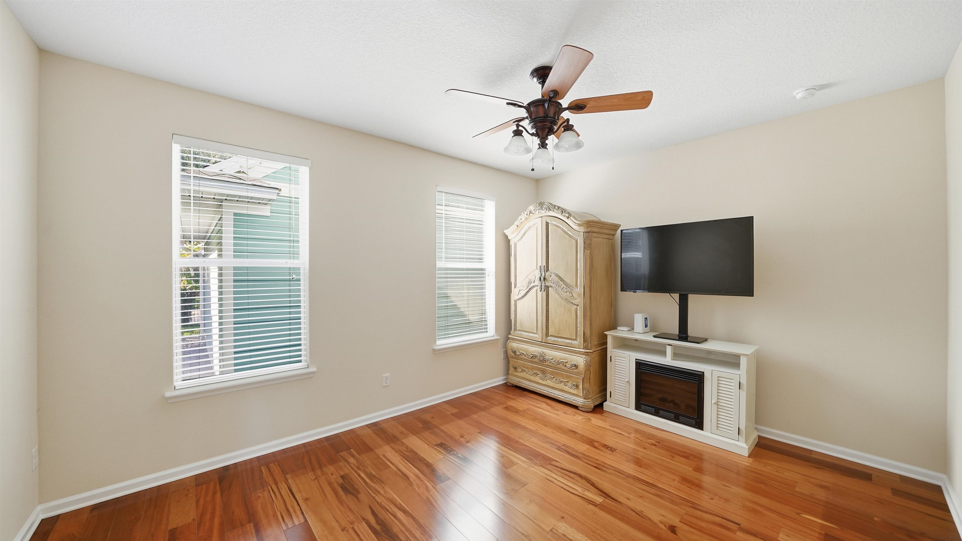 Image 15 of 65 For 1121 Overdale Rd