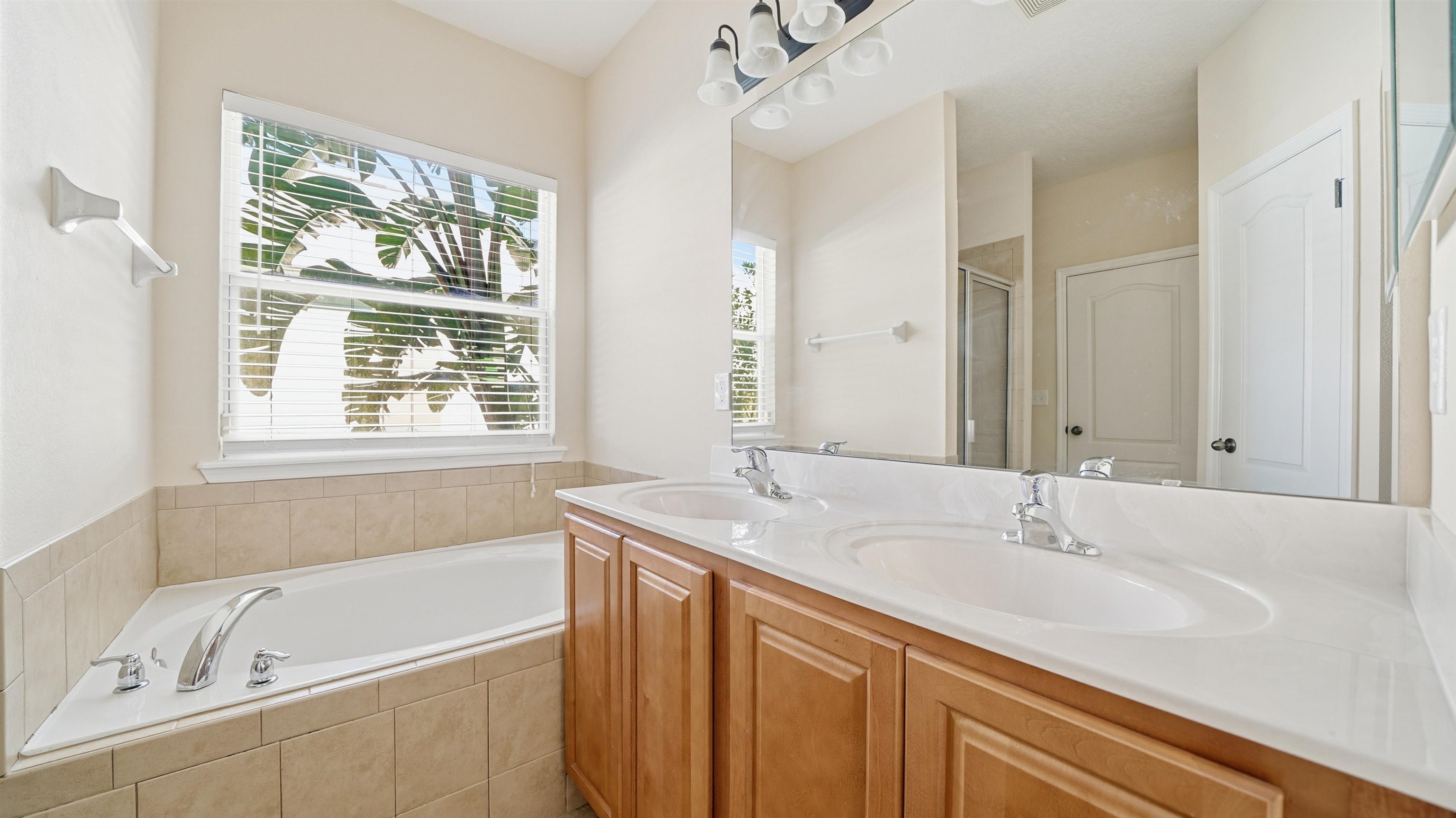 Image 19 of 65 For 1121 Overdale Rd