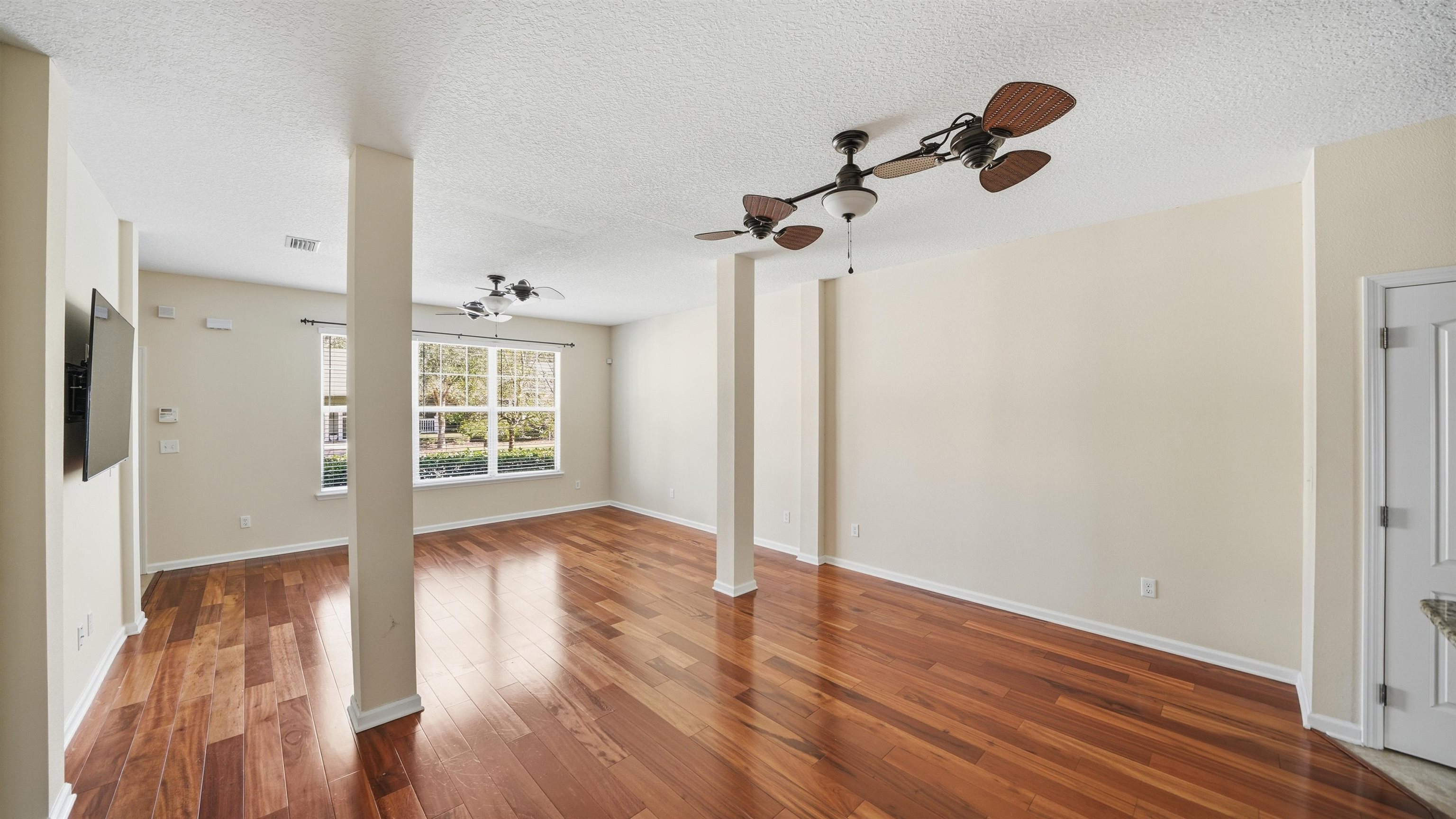 Image 5 of 65 For 1121 Overdale Rd