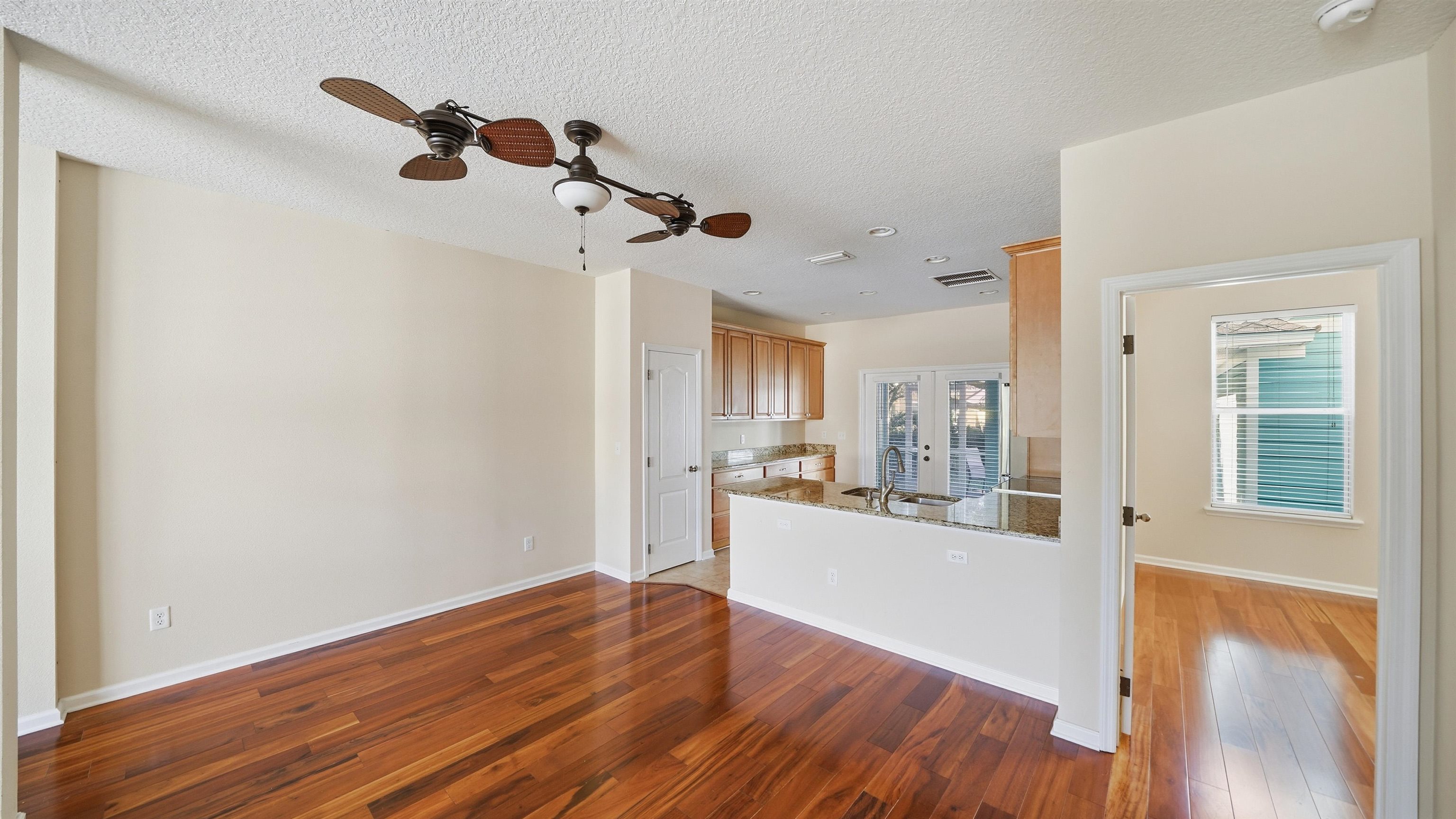 Image 6 of 65 For 1121 Overdale Rd