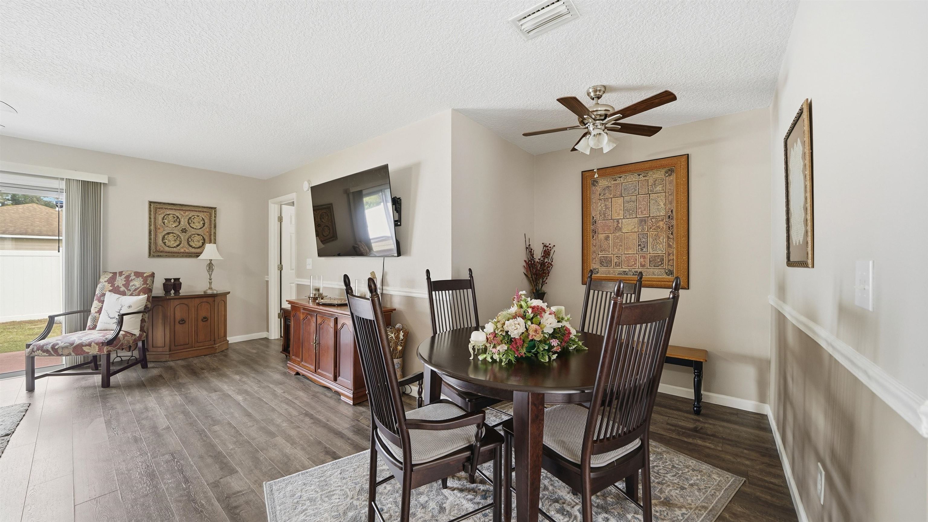 Image 11 of 39 For 1404 Diana Dr