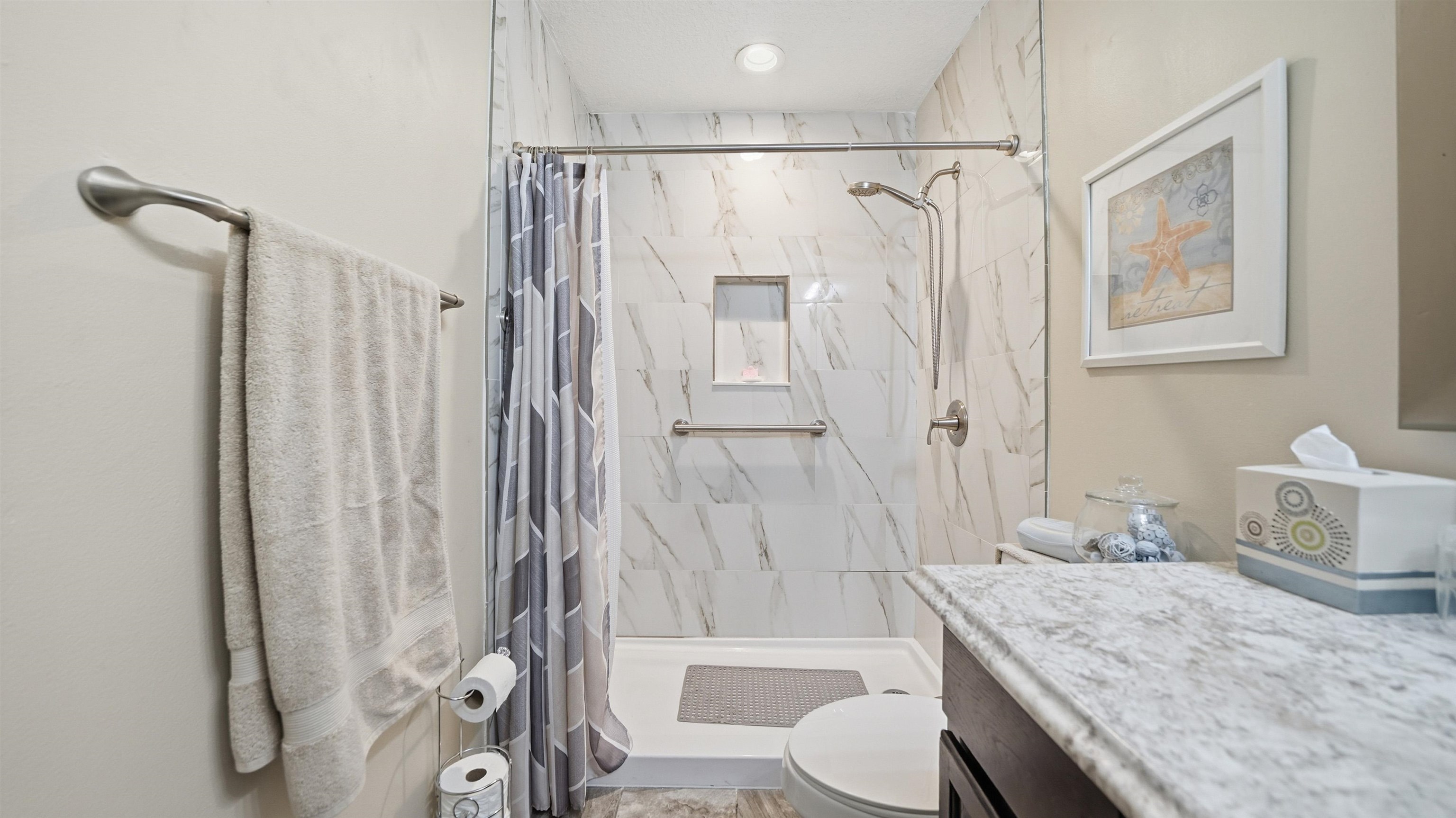 Image 18 of 39 For 1404 Diana Dr