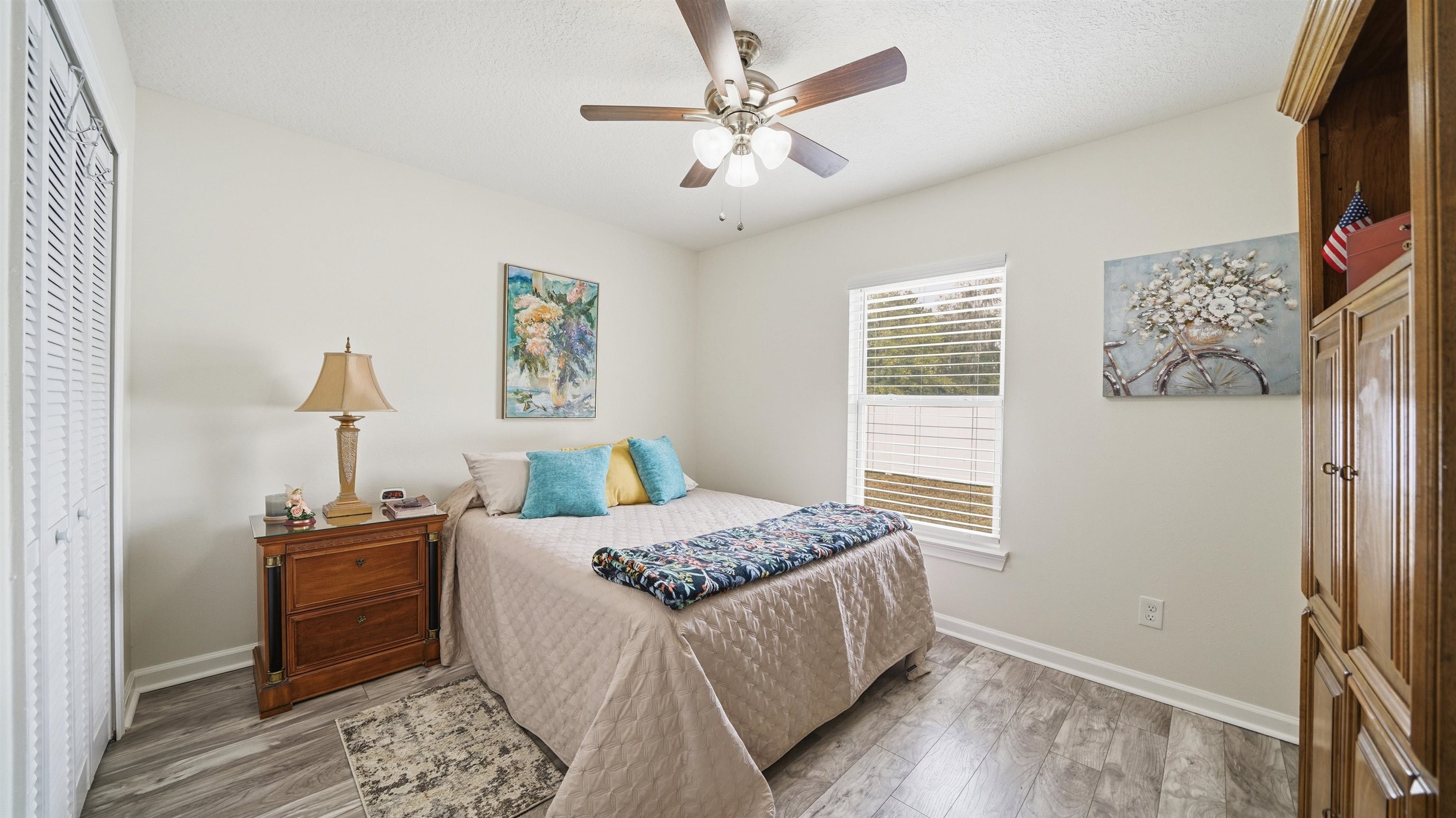 Image 19 of 39 For 1404 Diana Dr