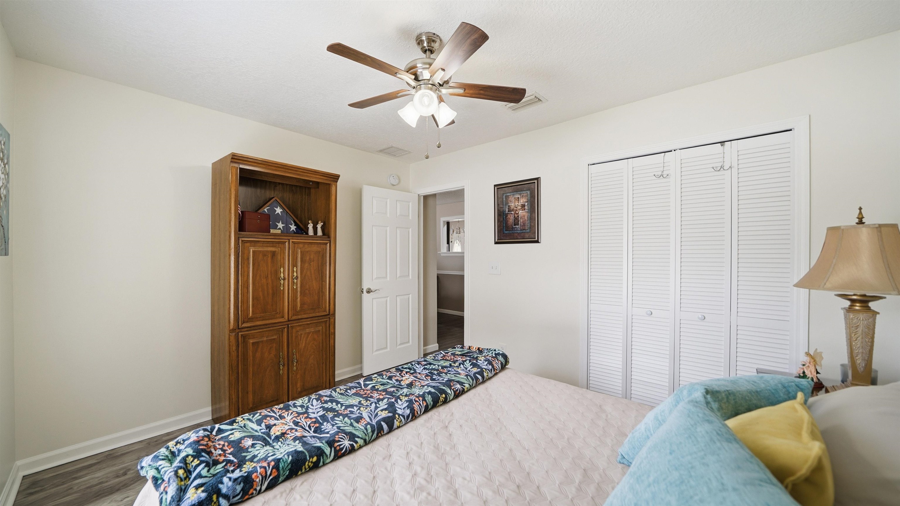 Image 20 of 39 For 1404 Diana Dr