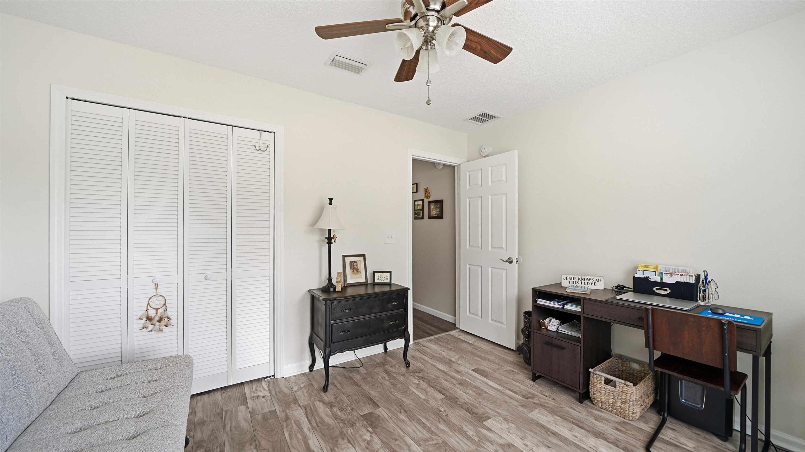 Image 24 of 39 For 1404 Diana Dr