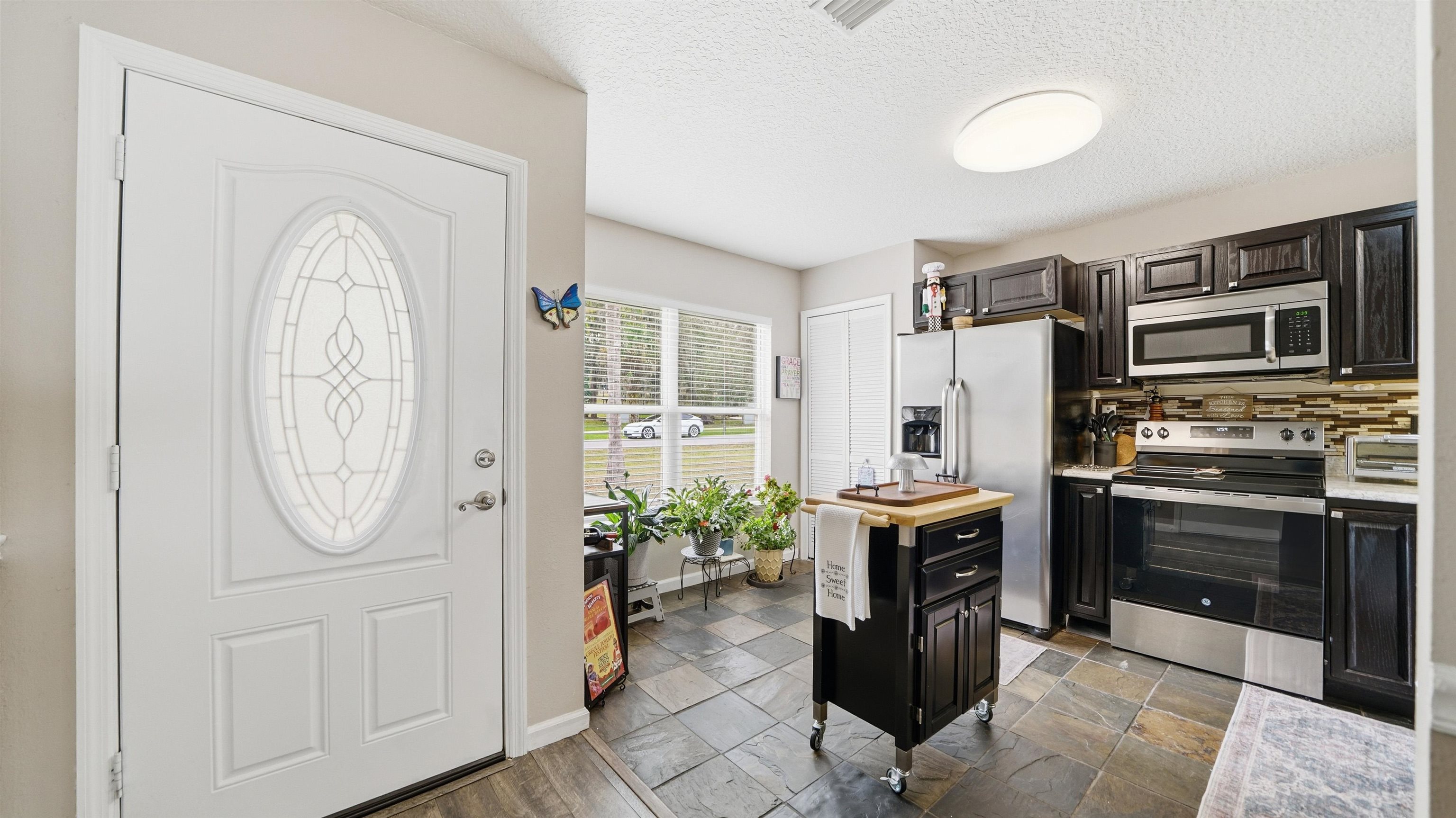 Image 3 of 39 For 1404 Diana Dr