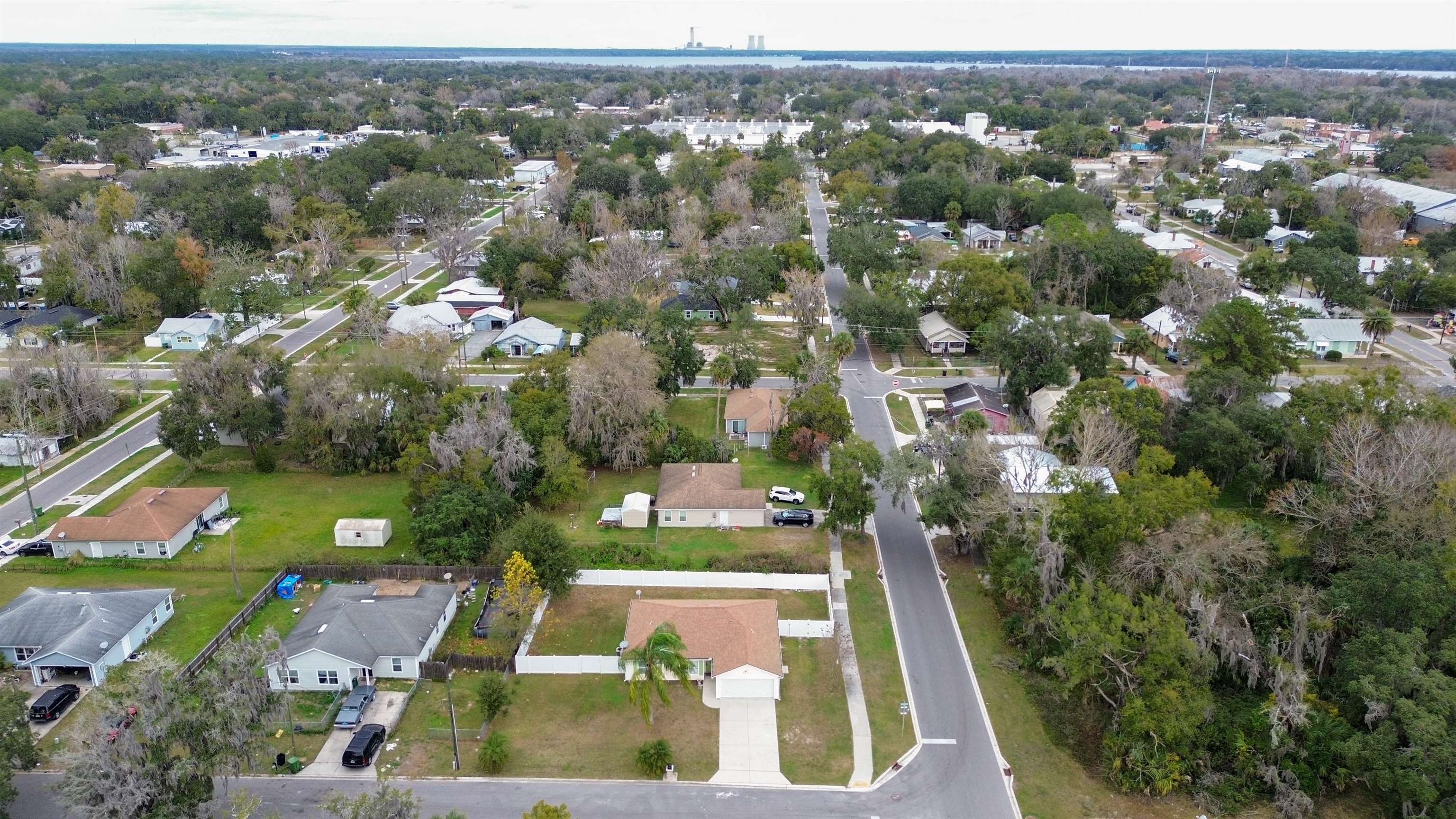 Image 35 of 39 For 1404 Diana Dr