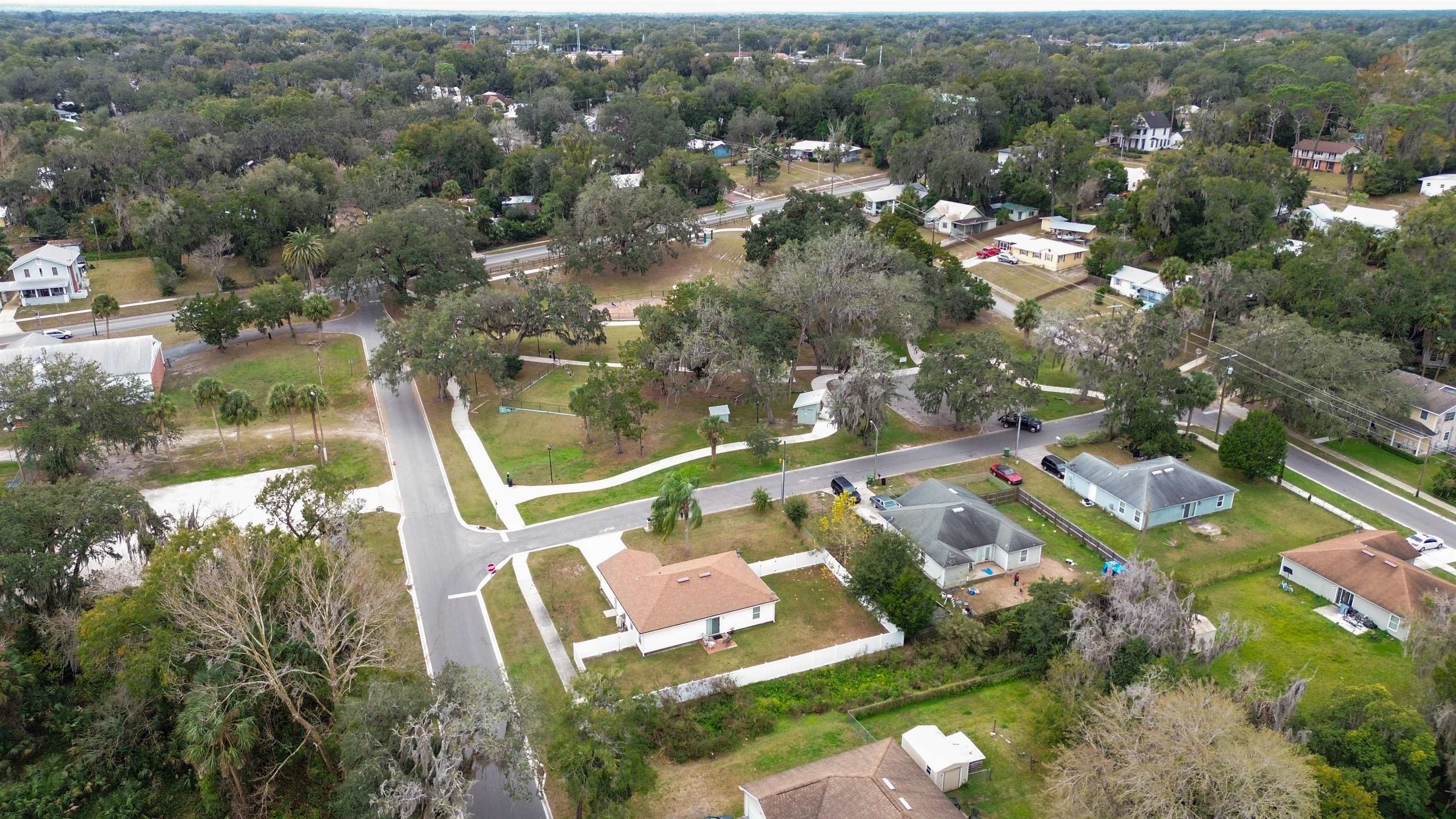 Image 37 of 39 For 1404 Diana Dr