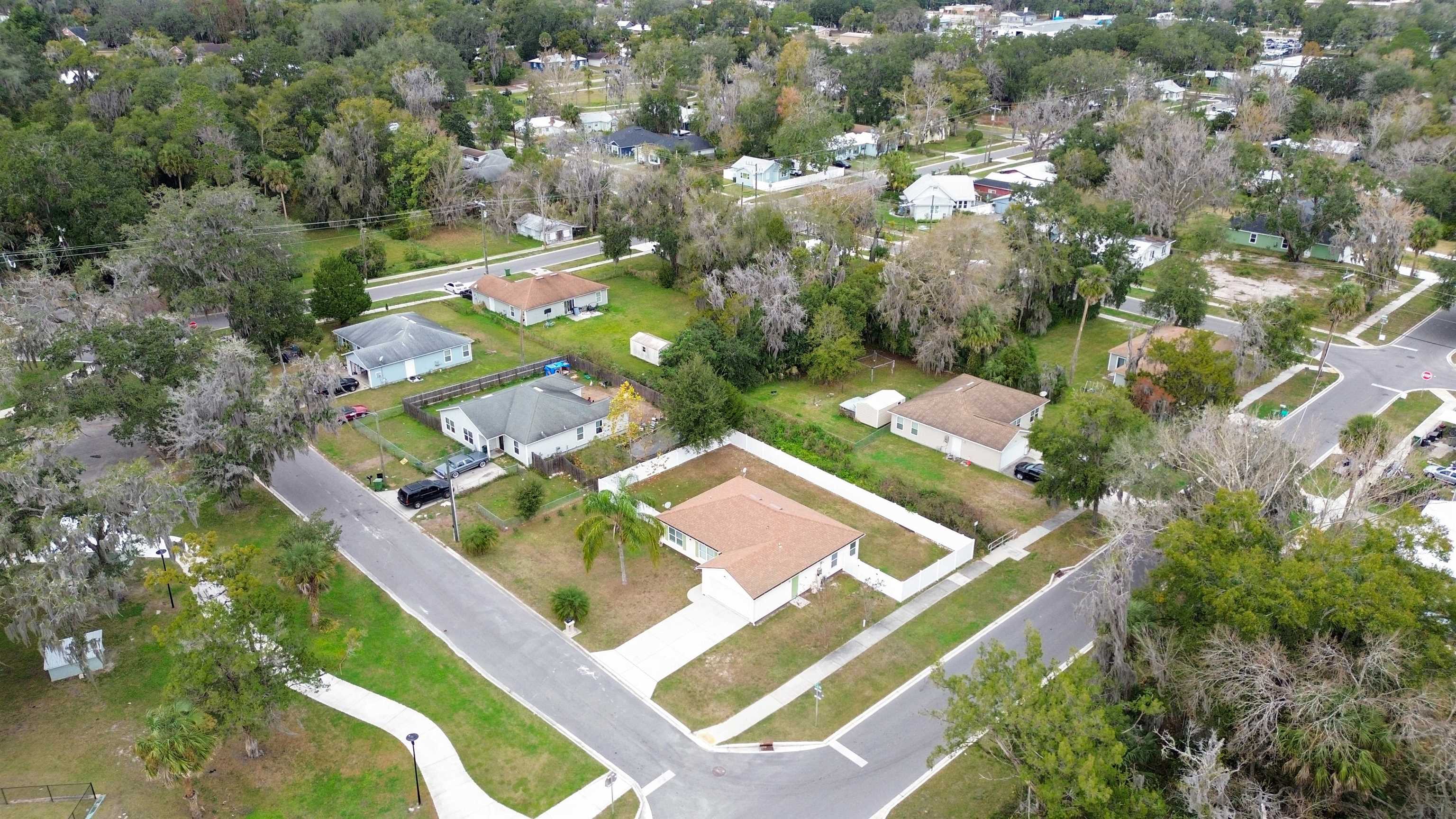 Image 39 of 39 For 1404 Diana Dr