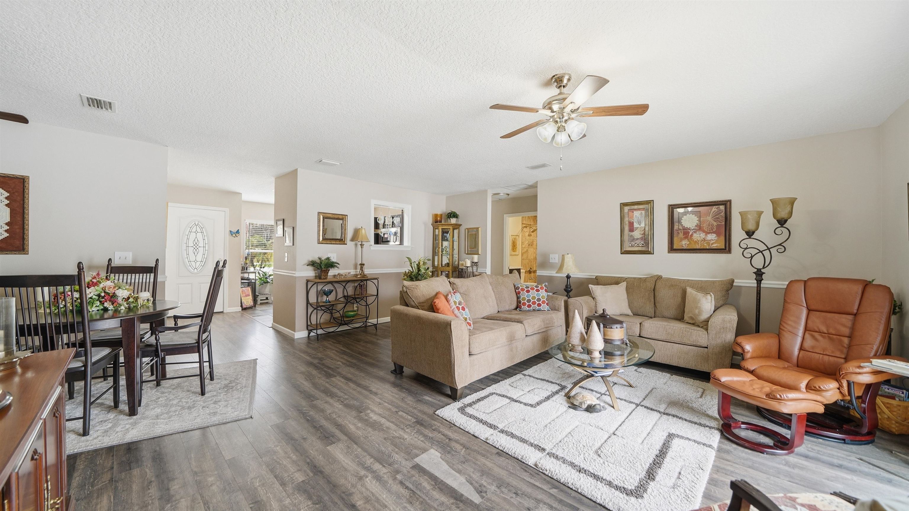 Image 8 of 39 For 1404 Diana Dr