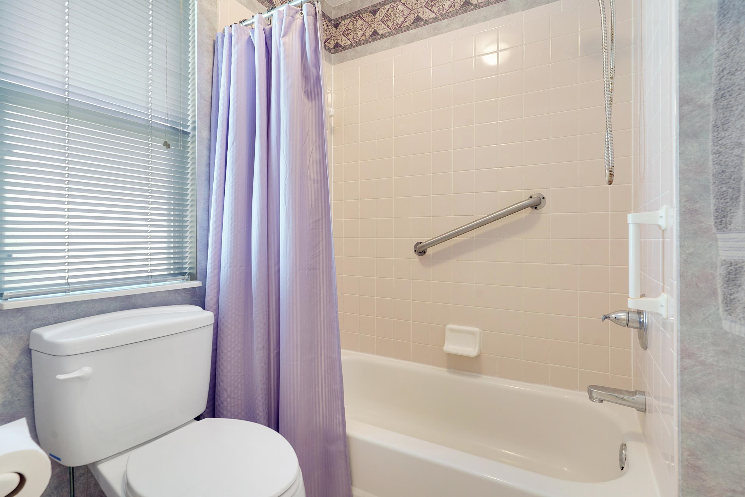 Image 16 of 42 For 101 Marsh Place North