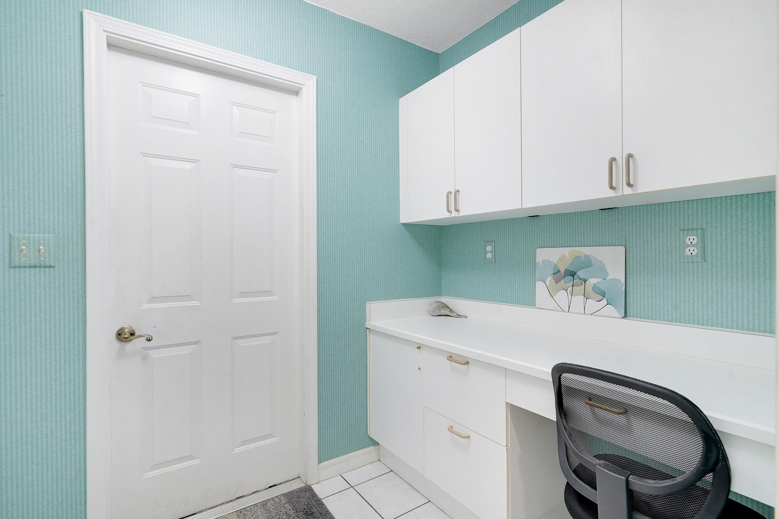 Image 17 of 42 For 101 Marsh Place North