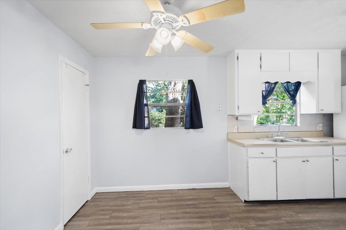 Image 11 of 35 For 33 Arenta St