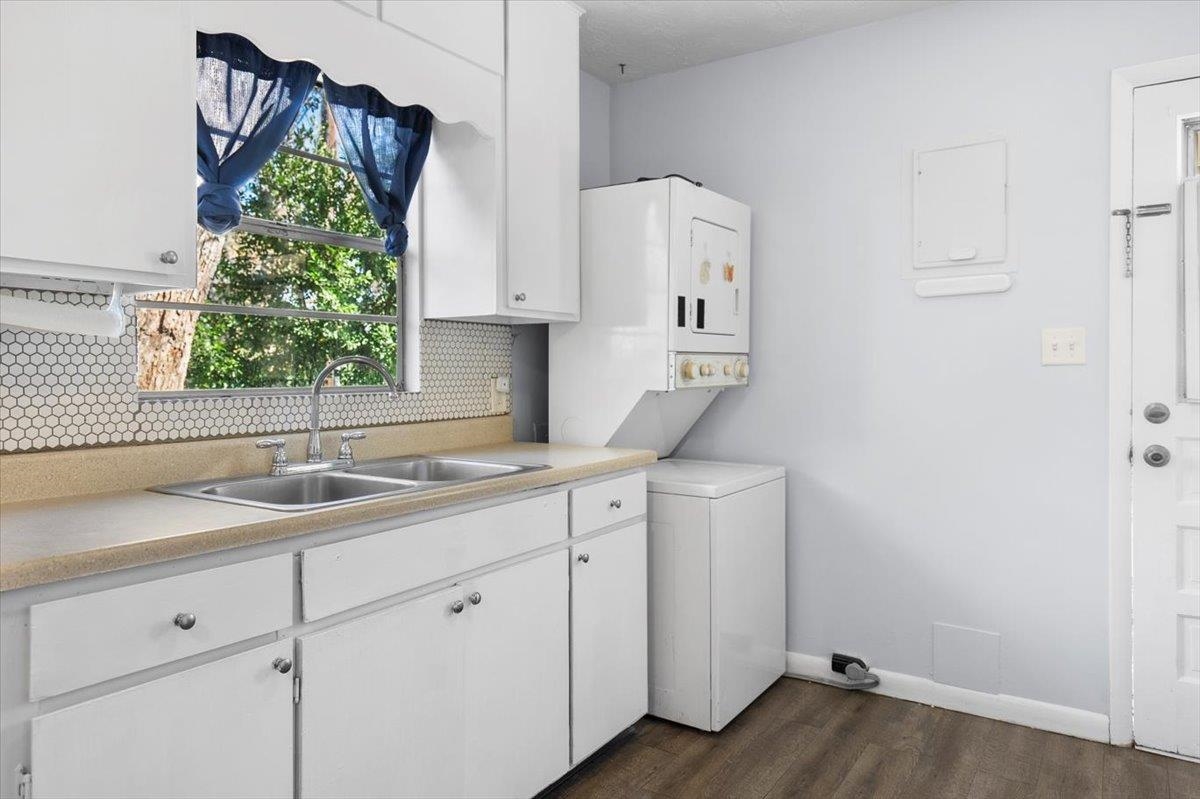 Image 12 of 35 For 33 Arenta St