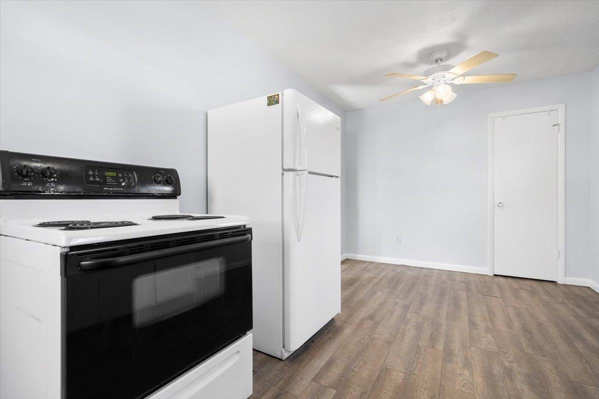 Image 13 of 35 For 33 Arenta St