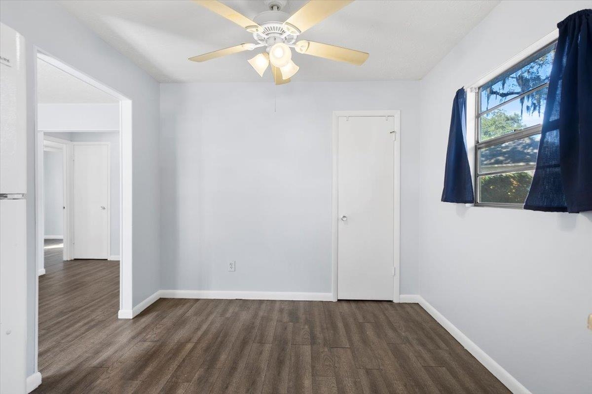 Image 20 of 35 For 33 Arenta St