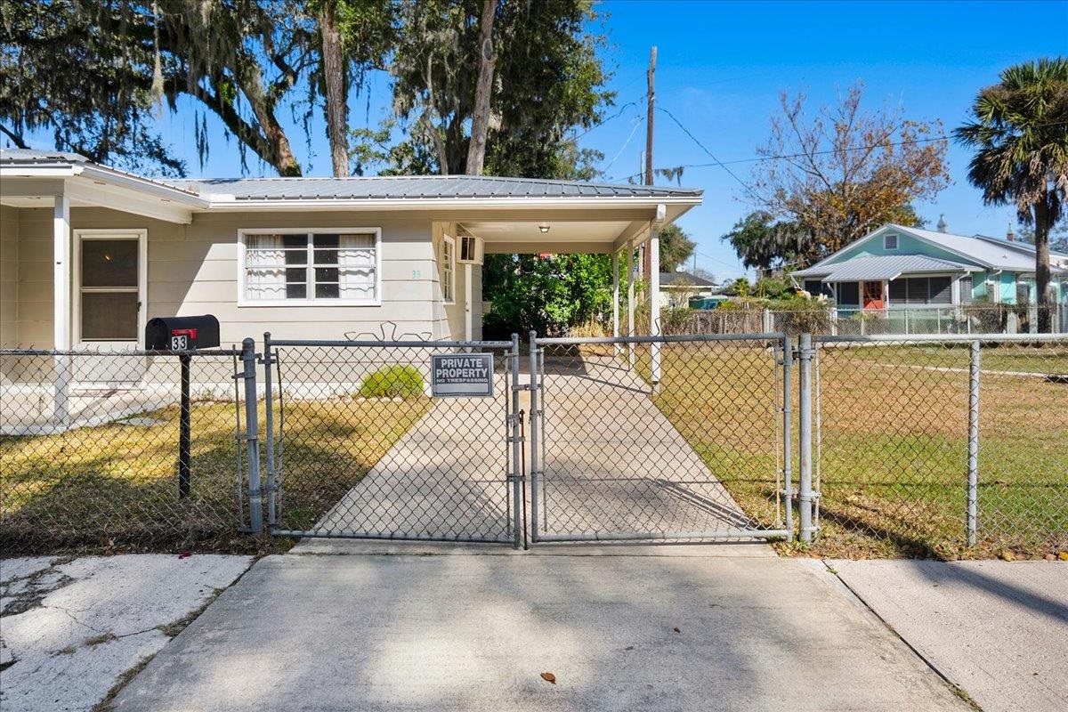 Image 33 of 35 For 33 Arenta St