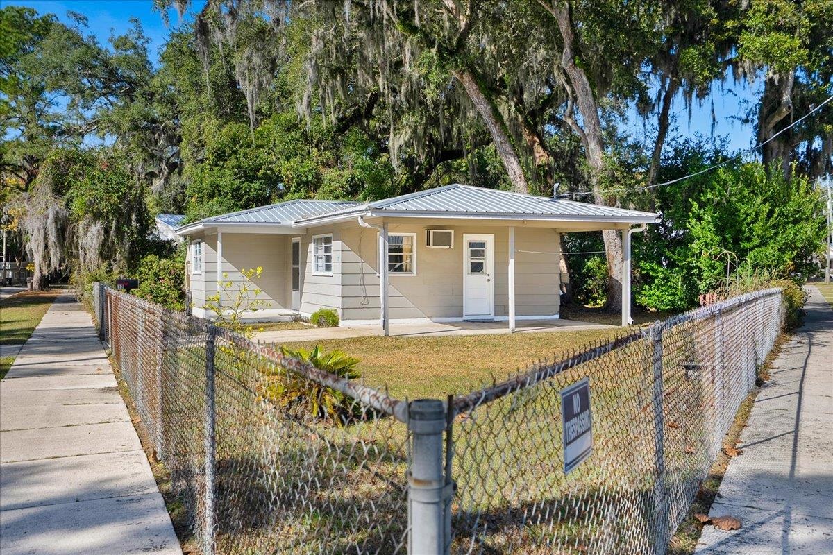 Image 34 of 35 For 33 Arenta St