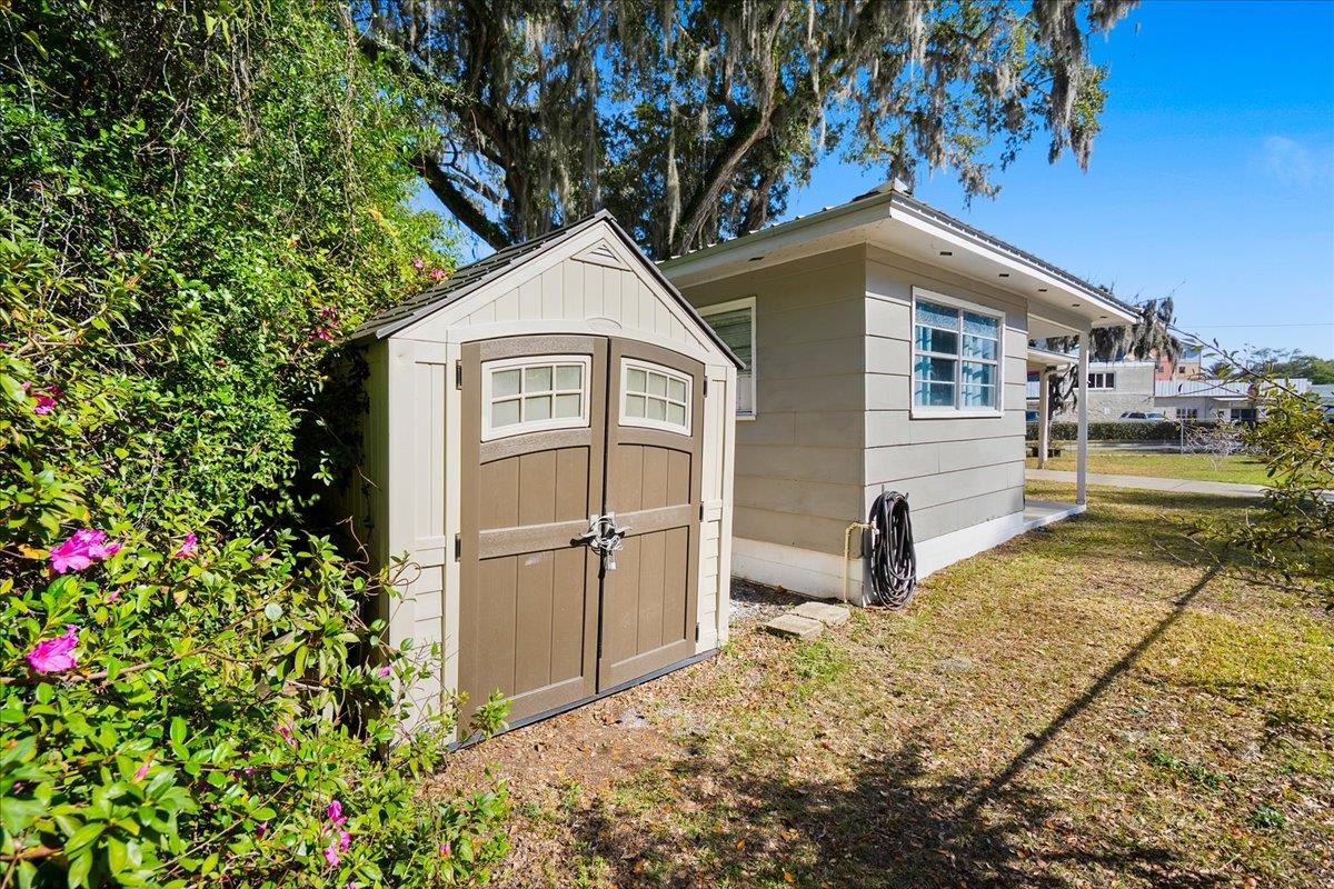 Image 35 of 35 For 33 Arenta St