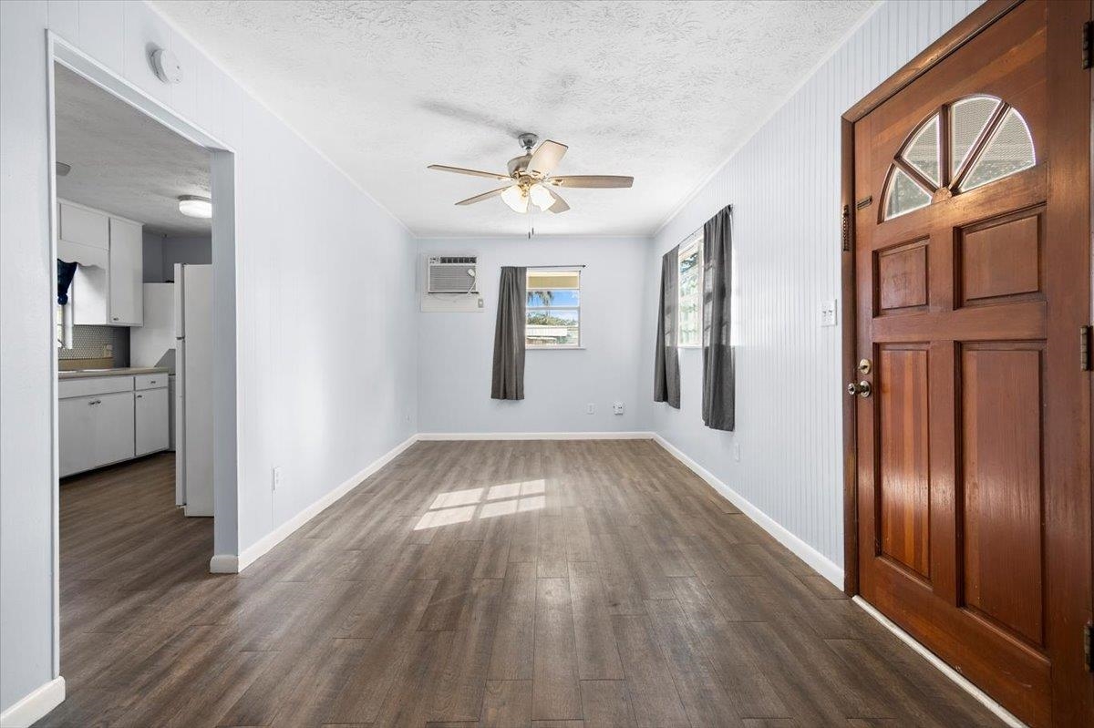 Image 5 of 35 For 33 Arenta St