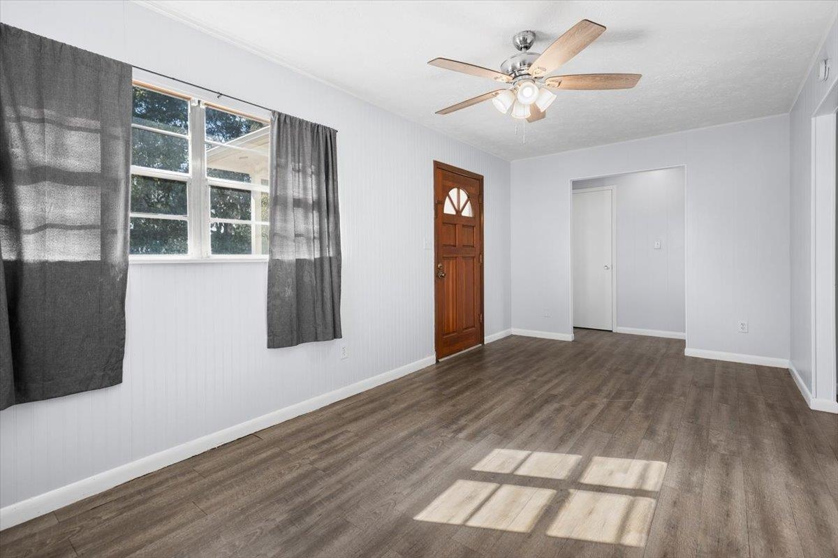 Image 7 of 35 For 33 Arenta St