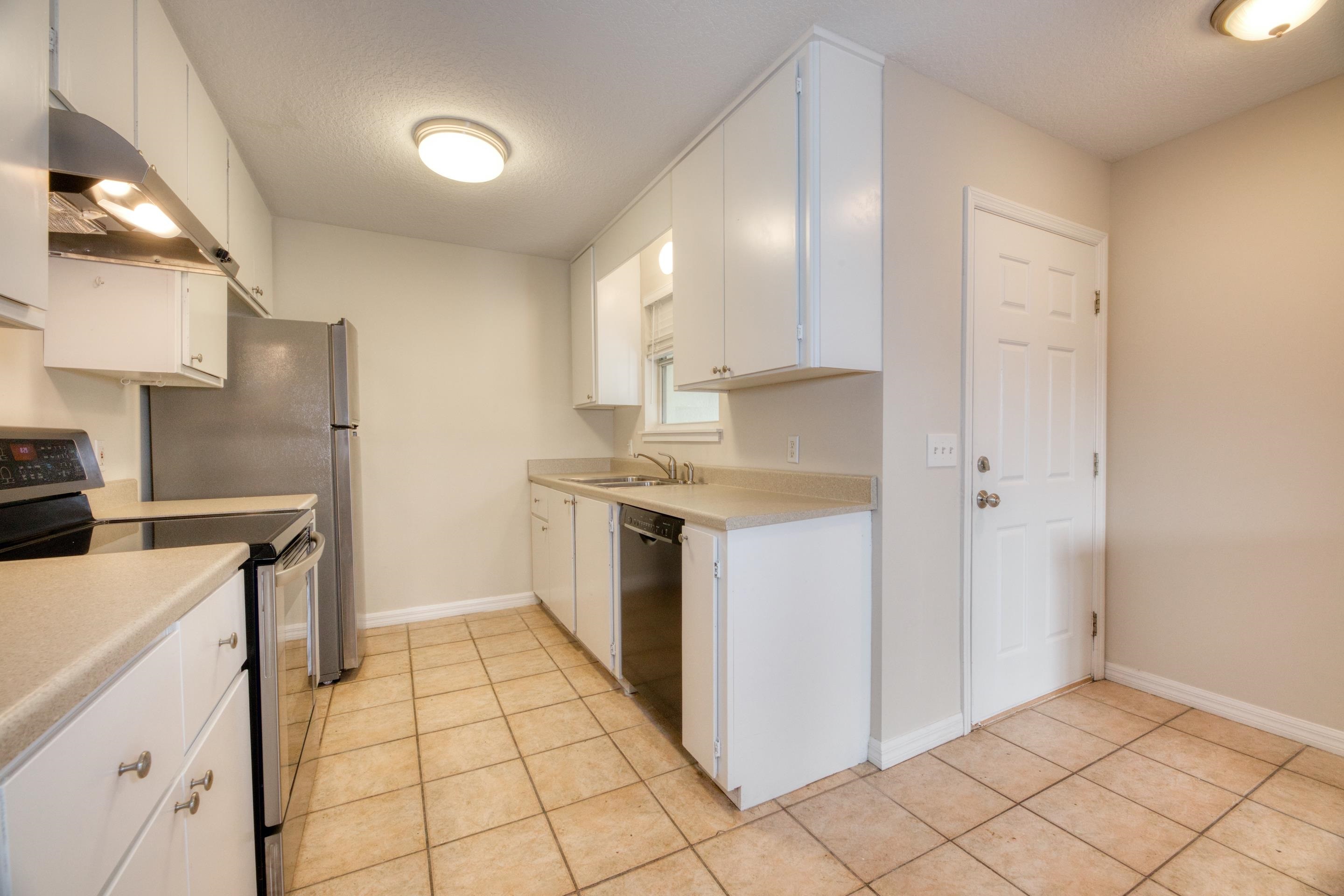 Image 36 of 68 For 203 E St  