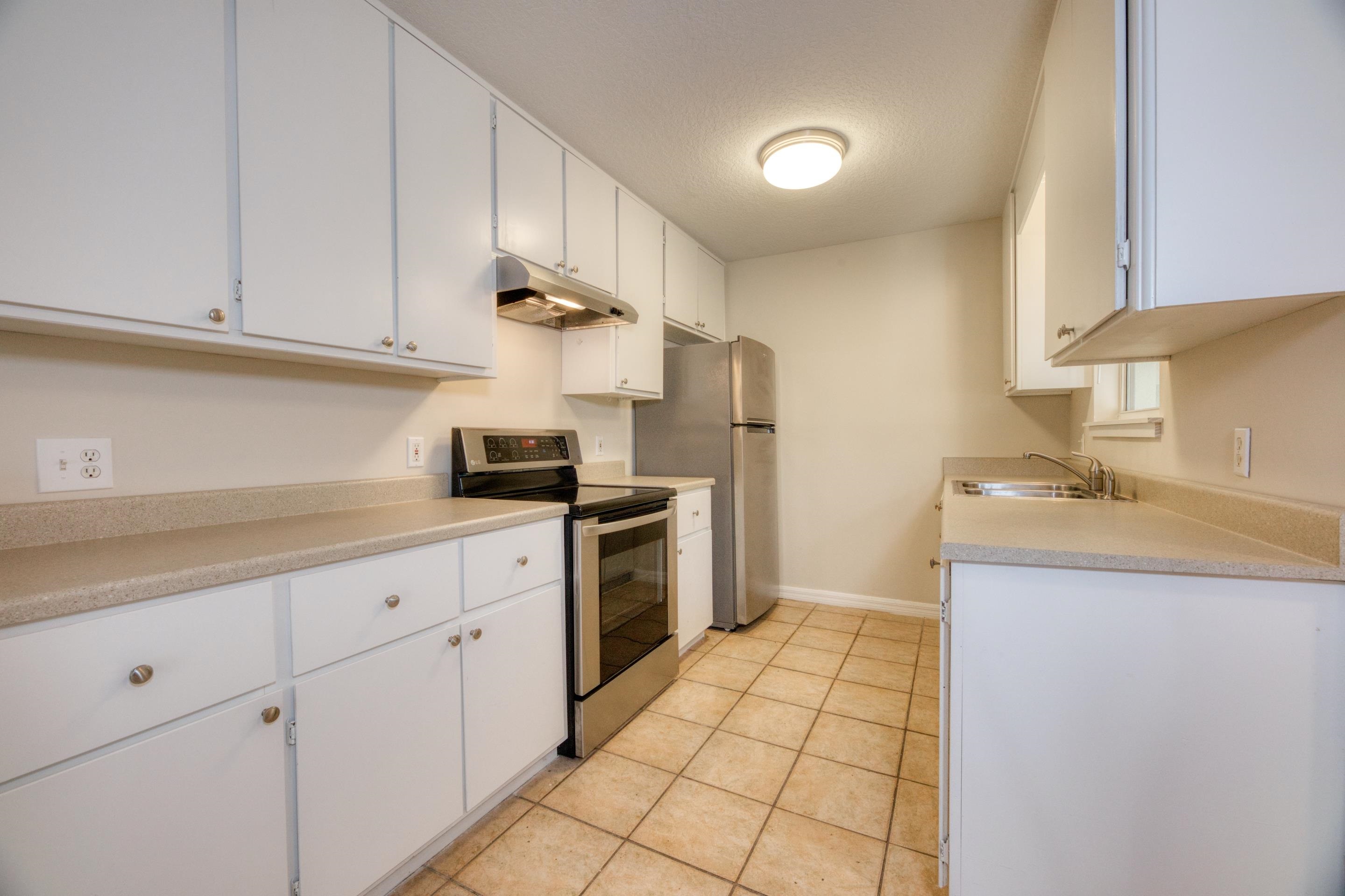 Image 37 of 68 For 203 E St  