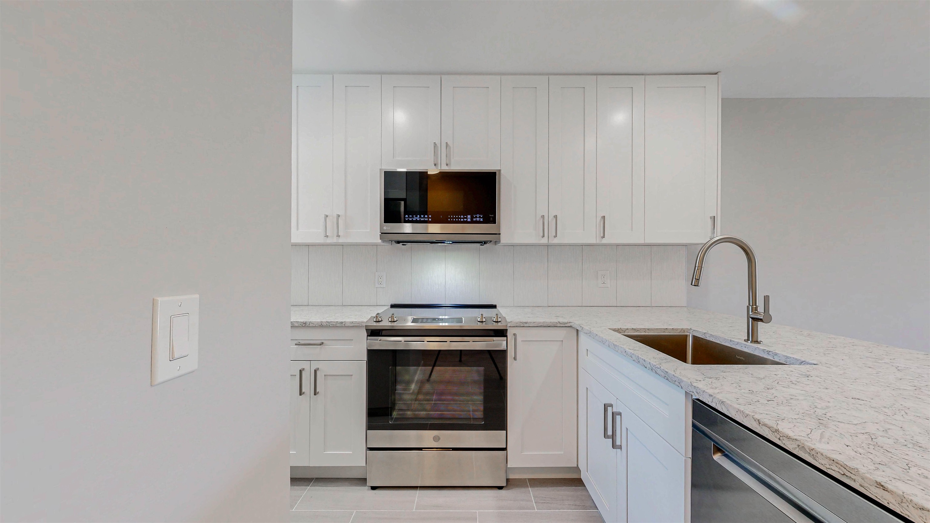 Image 16 of 47 For 650 Pope Rd. Unit 244 W 244